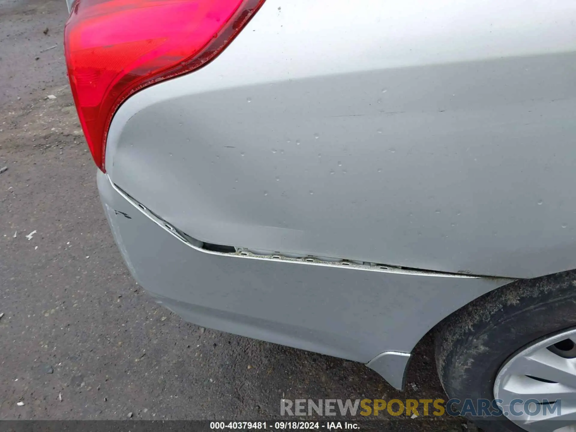 18 Photograph of a damaged car 3N1CN7AP7KL808096 NISSAN VERSA 2019