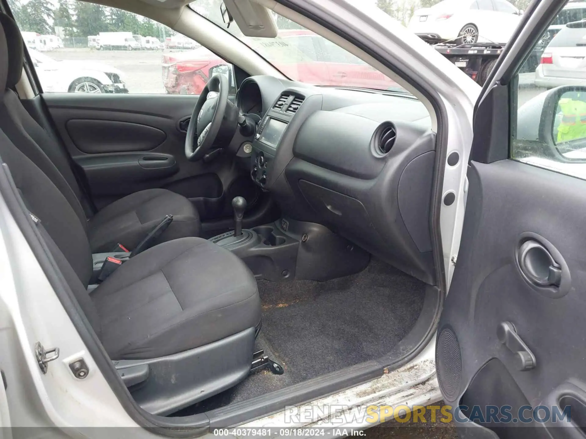 5 Photograph of a damaged car 3N1CN7AP7KL808096 NISSAN VERSA 2019