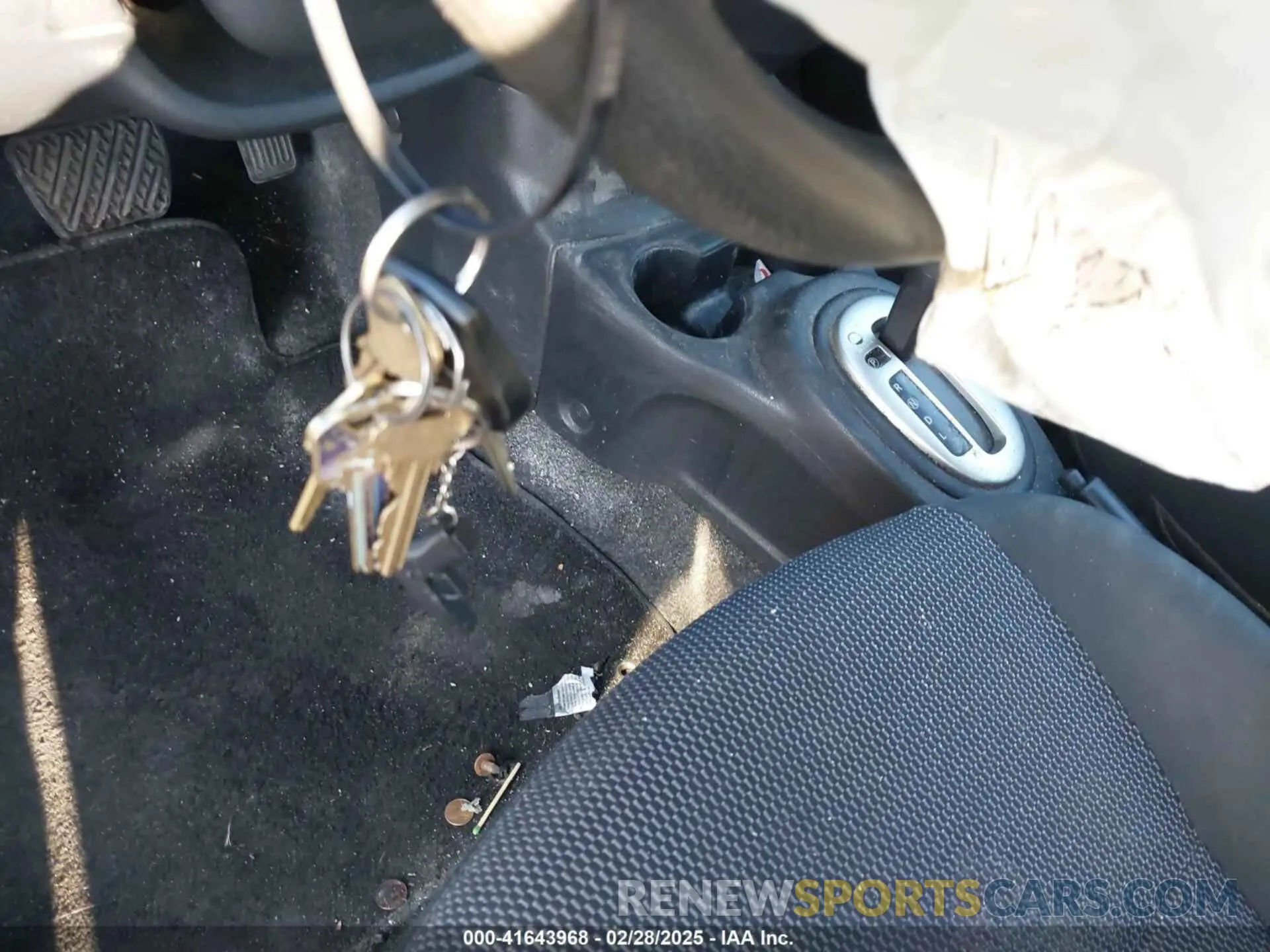 11 Photograph of a damaged car 3N1CN7AP7KL820572 NISSAN VERSA 2019