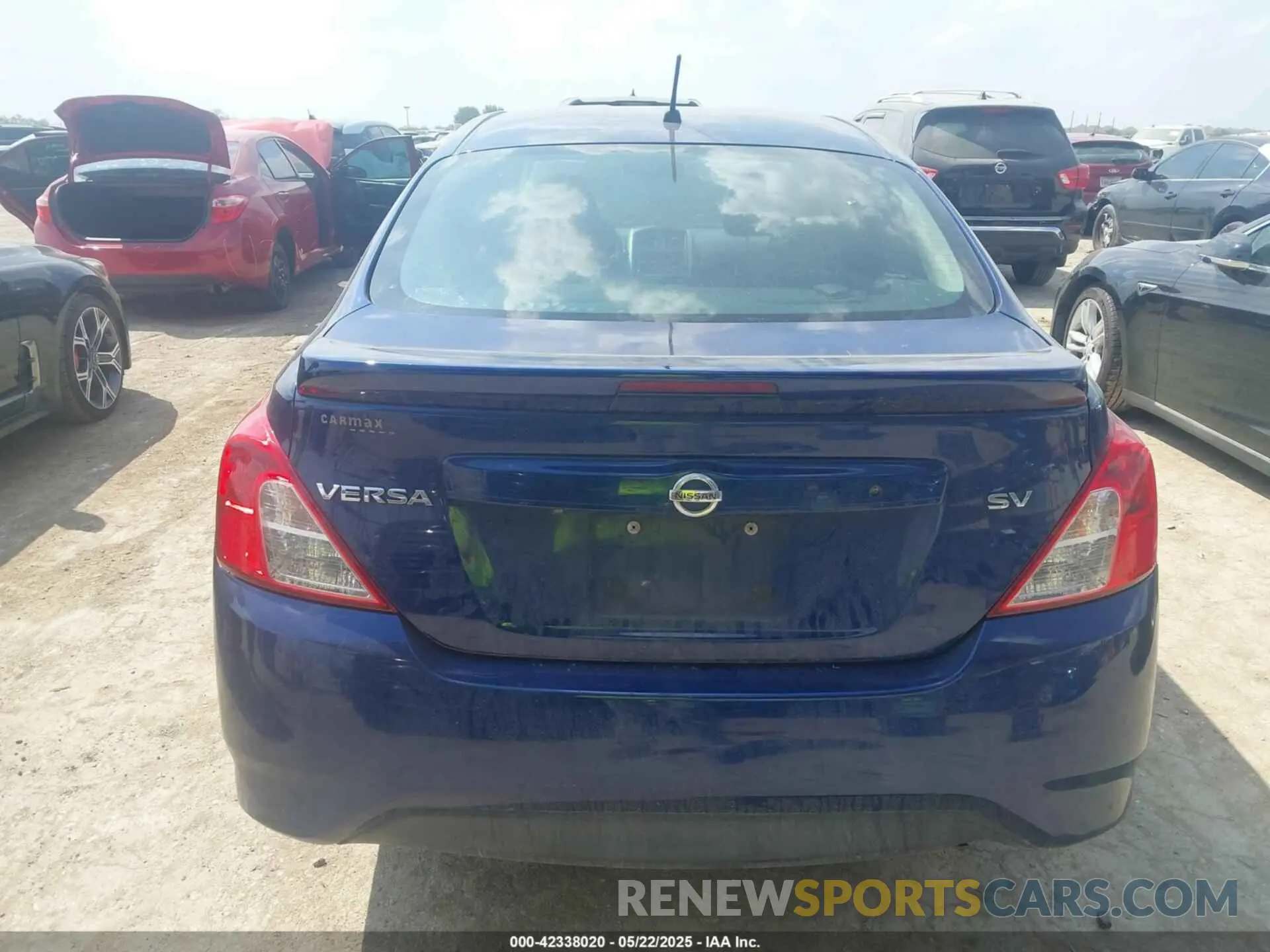 16 Photograph of a damaged car 3N1CN7AP7KL834794 NISSAN VERSA 2019