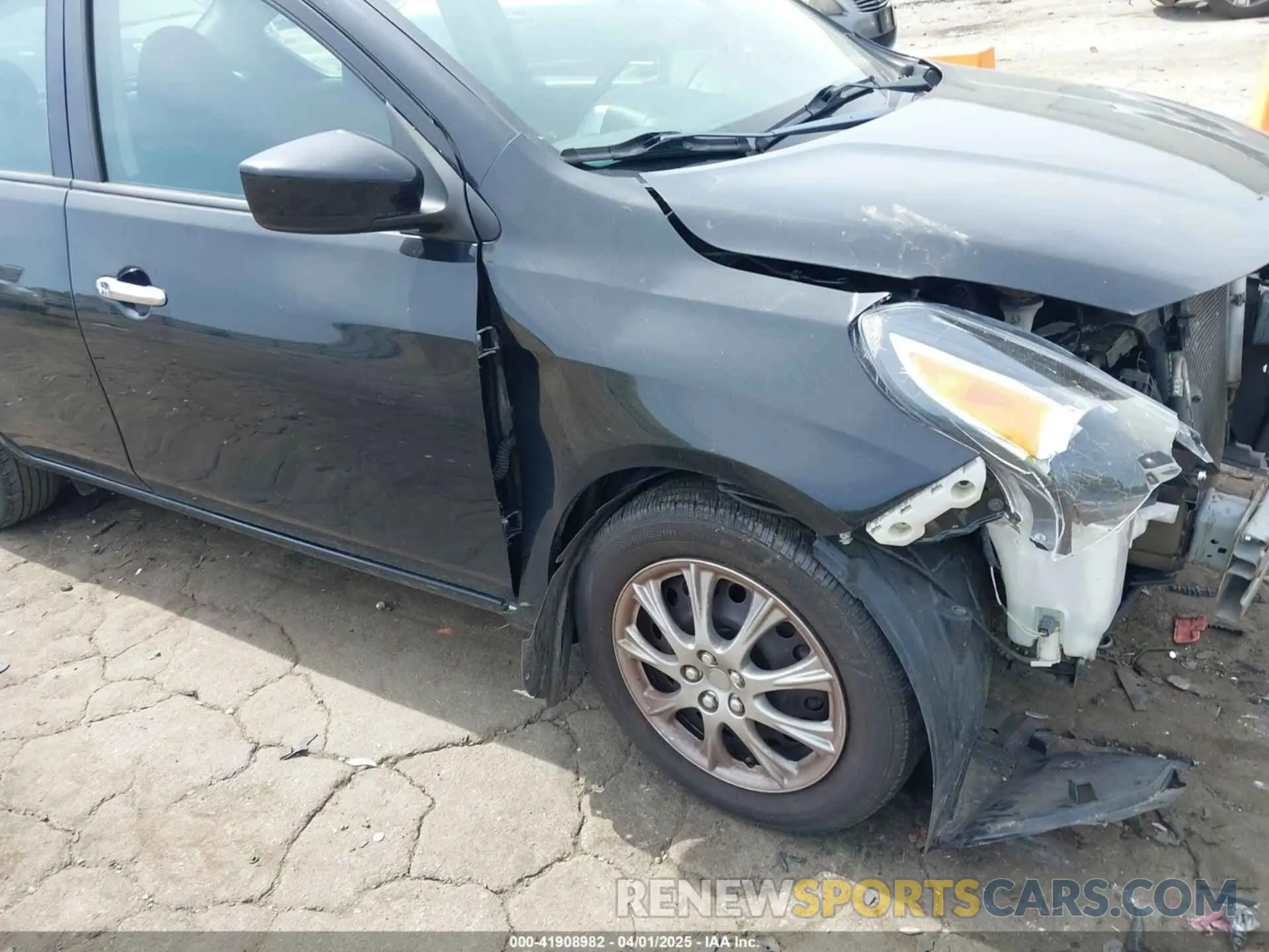 17 Photograph of a damaged car 3N1CN7AP7KL843429 NISSAN VERSA 2019