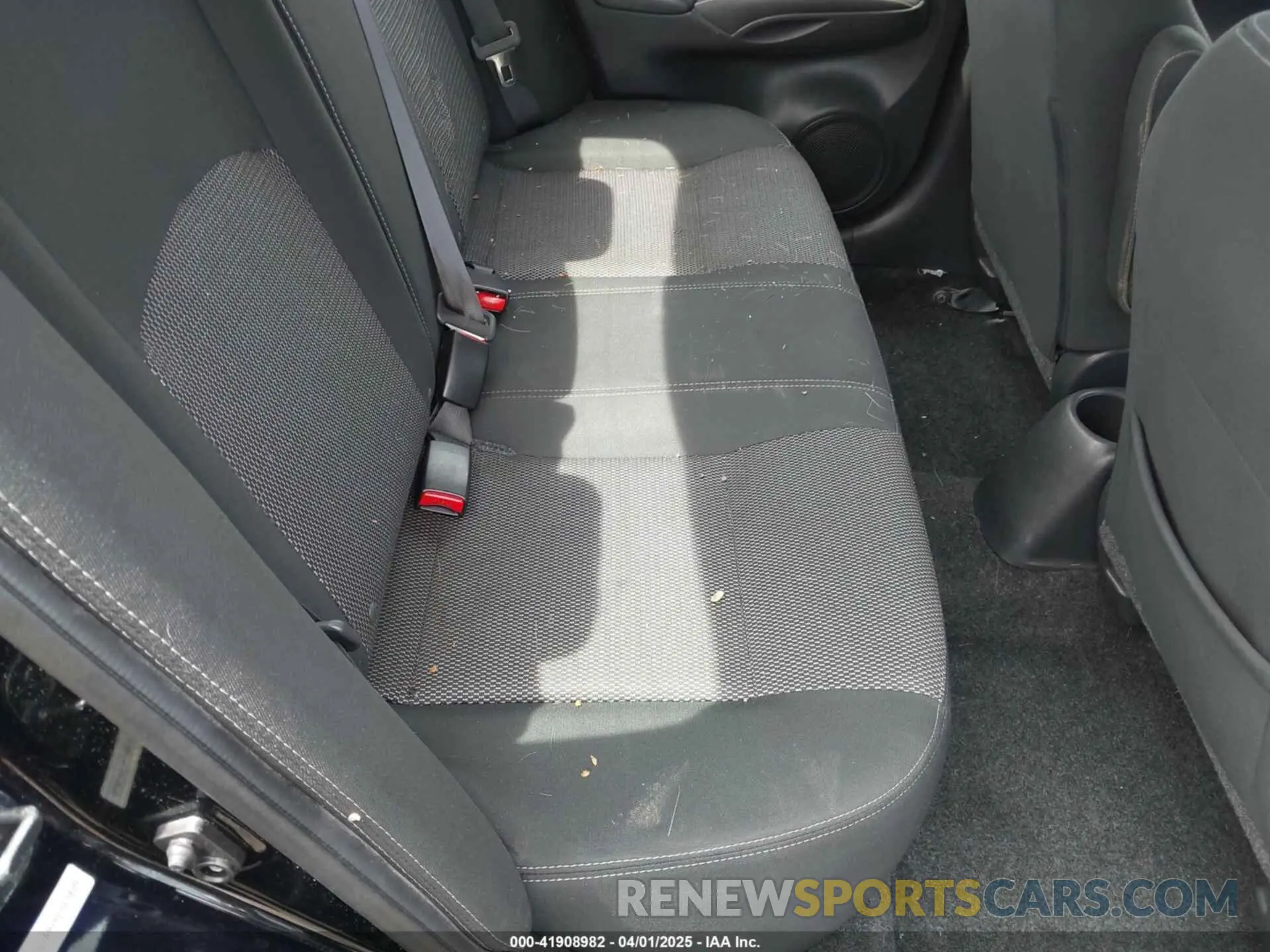 8 Photograph of a damaged car 3N1CN7AP7KL843429 NISSAN VERSA 2019