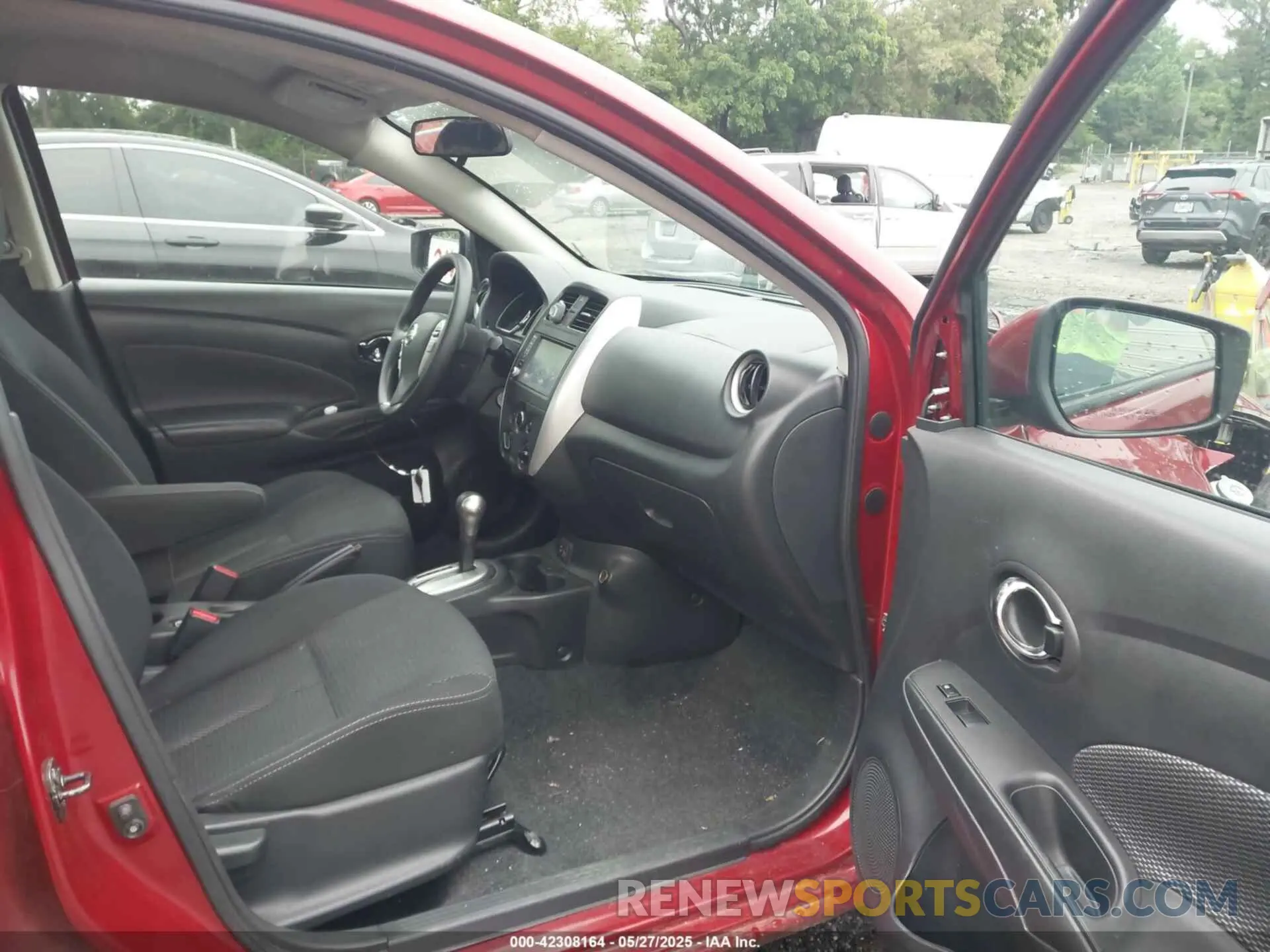 5 Photograph of a damaged car 3N1CN7AP7KL859890 NISSAN VERSA 2019