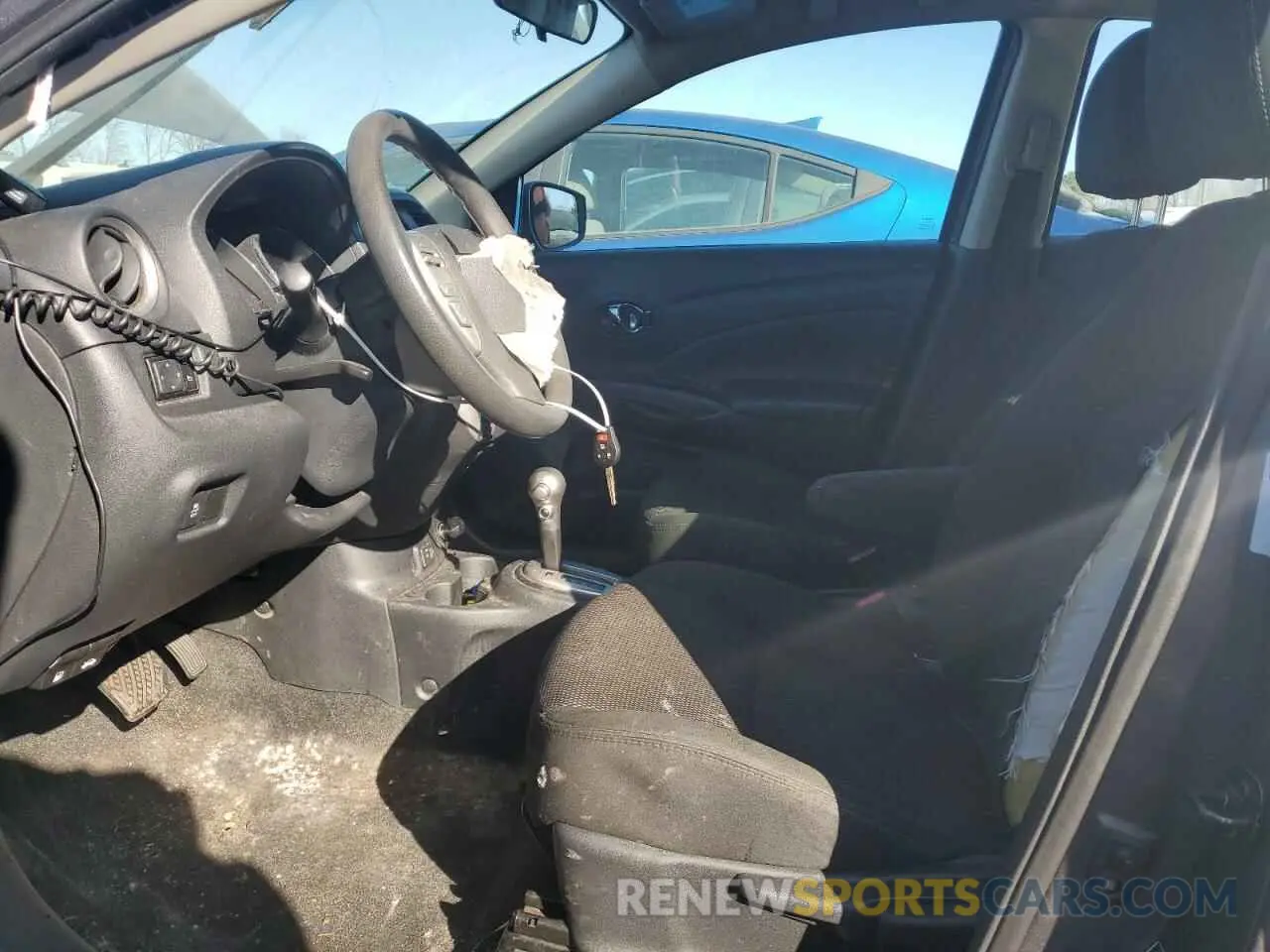 6 Photograph of a damaged car 3N1CN7AP7KL877354 NISSAN VERSA 2019