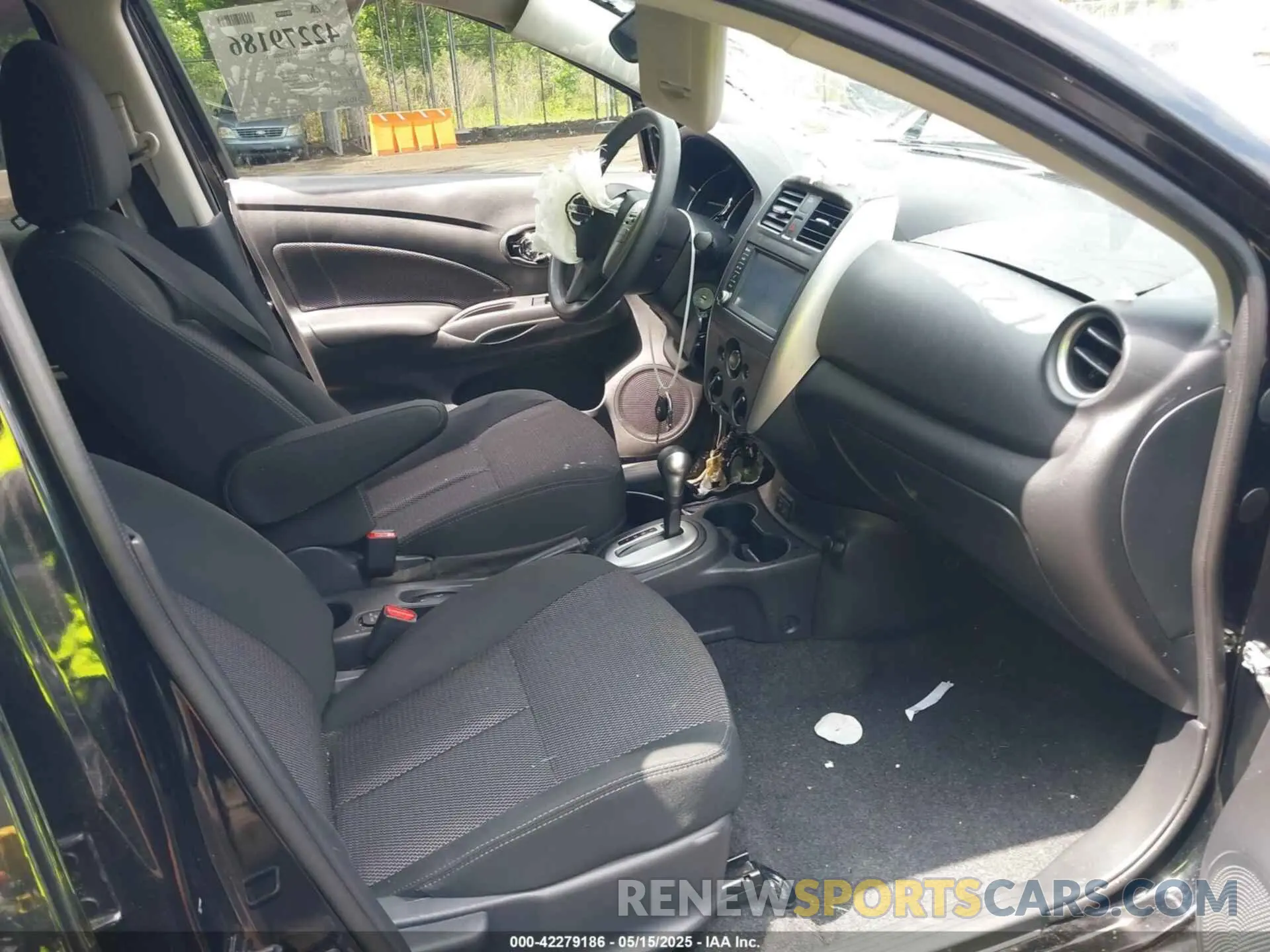 5 Photograph of a damaged car 3N1CN7AP7KL879749 NISSAN VERSA 2019