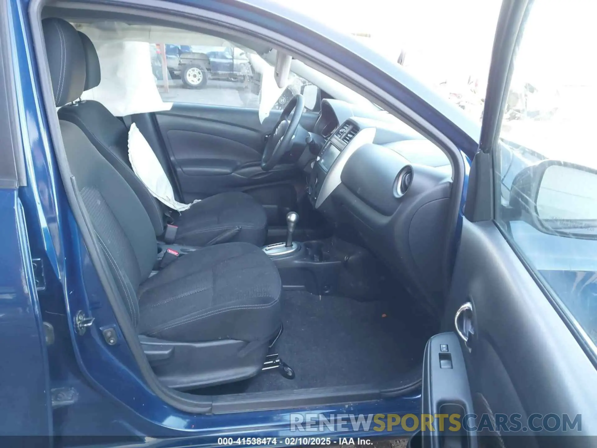 5 Photograph of a damaged car 3N1CN7AP8KL807538 NISSAN VERSA 2019