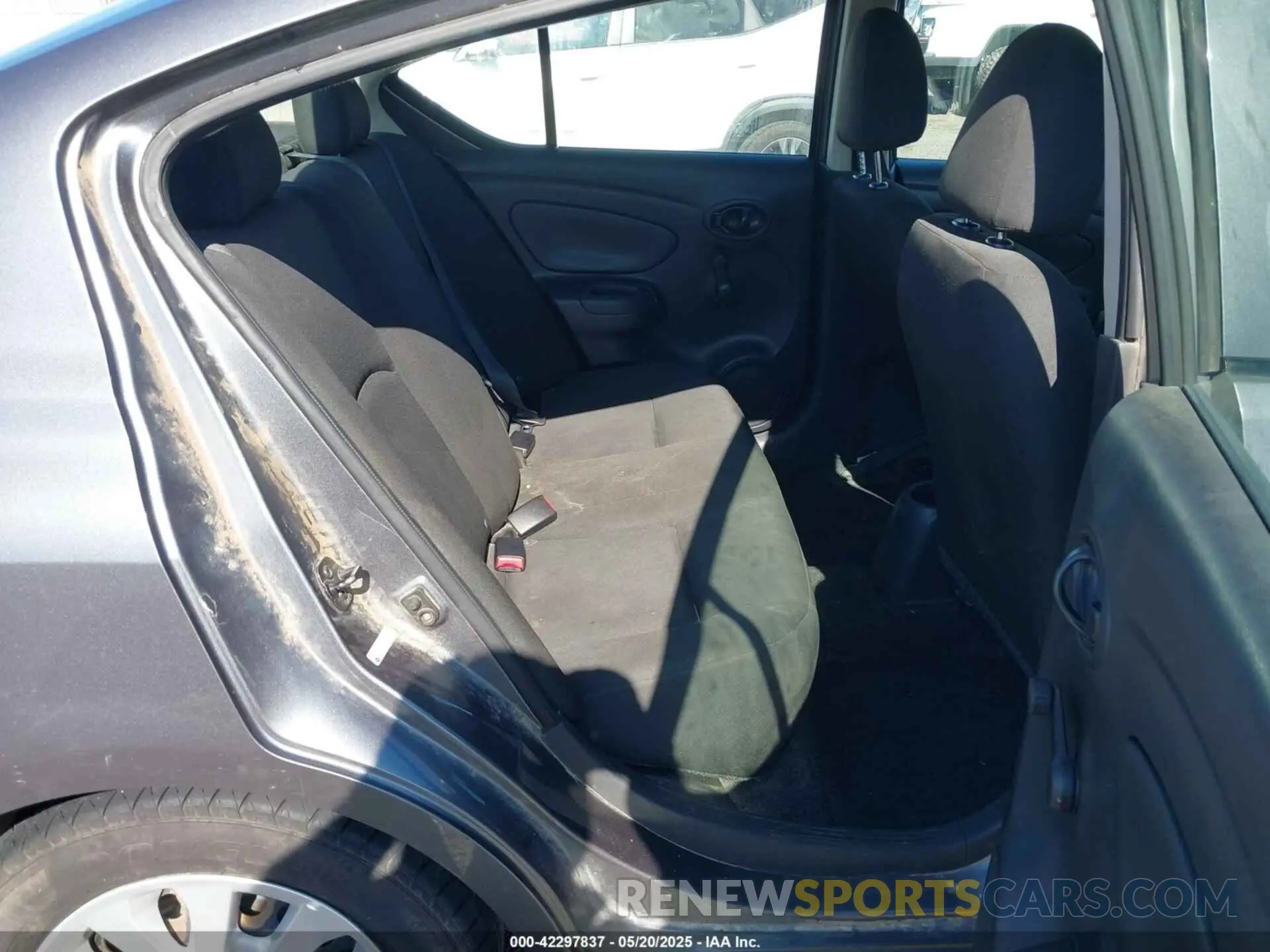 8 Photograph of a damaged car 3N1CN7AP8KL820631 NISSAN VERSA 2019