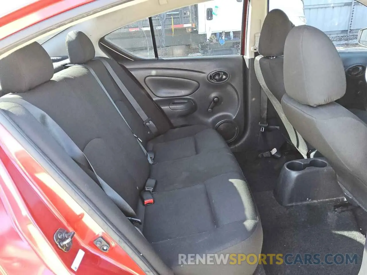 10 Photograph of a damaged car 3N1CN7AP8KL823206 NISSAN VERSA 2019