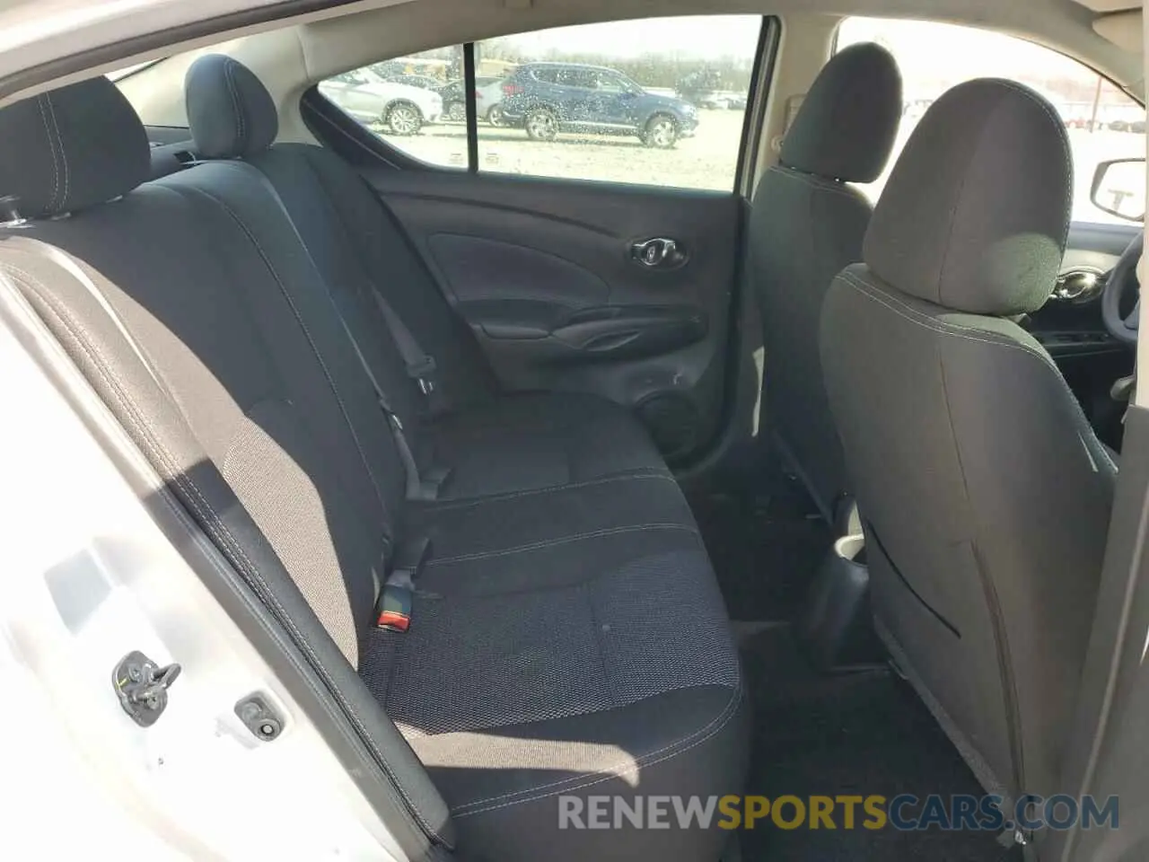 10 Photograph of a damaged car 3N1CN7AP8KL825053 NISSAN VERSA 2019