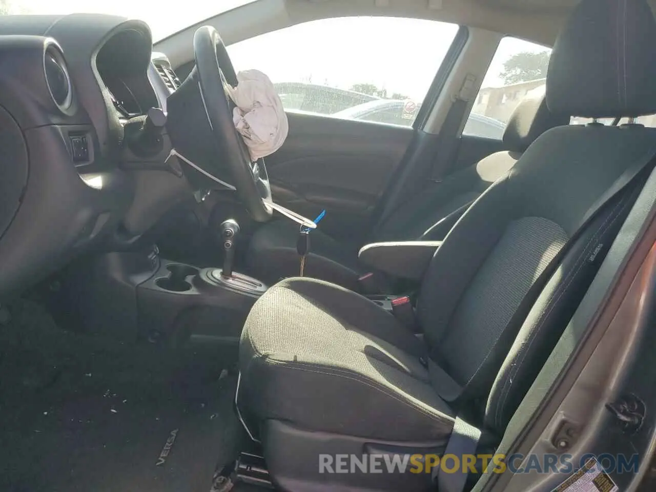 7 Photograph of a damaged car 3N1CN7AP8KL825716 NISSAN VERSA 2019