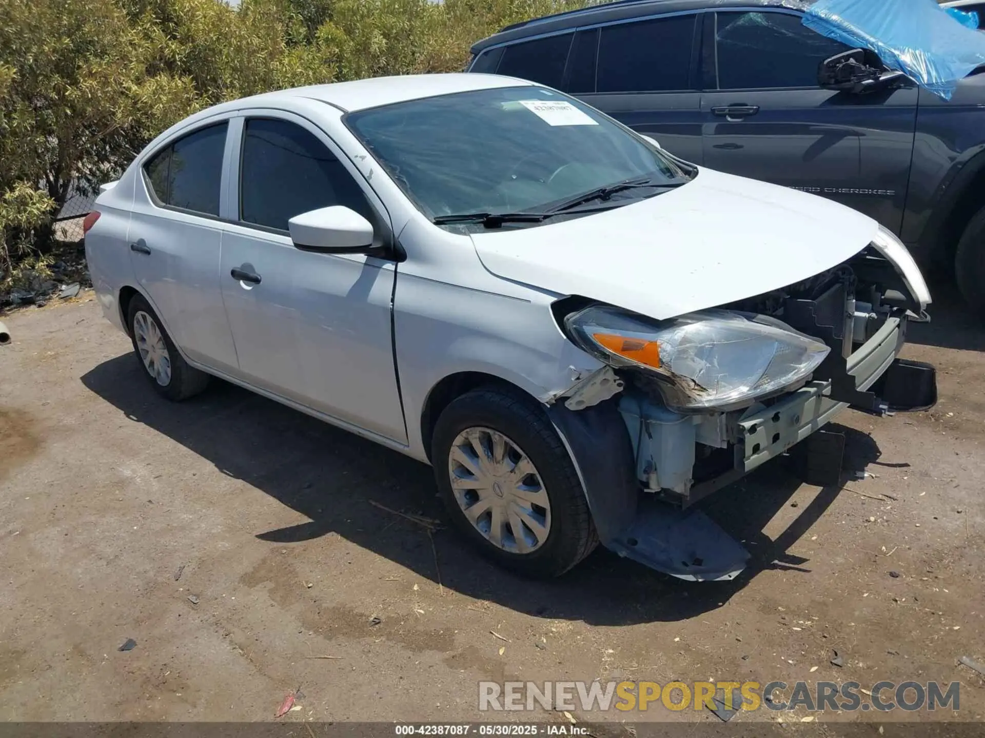 1 Photograph of a damaged car 3N1CN7AP8KL826946 NISSAN VERSA 2019