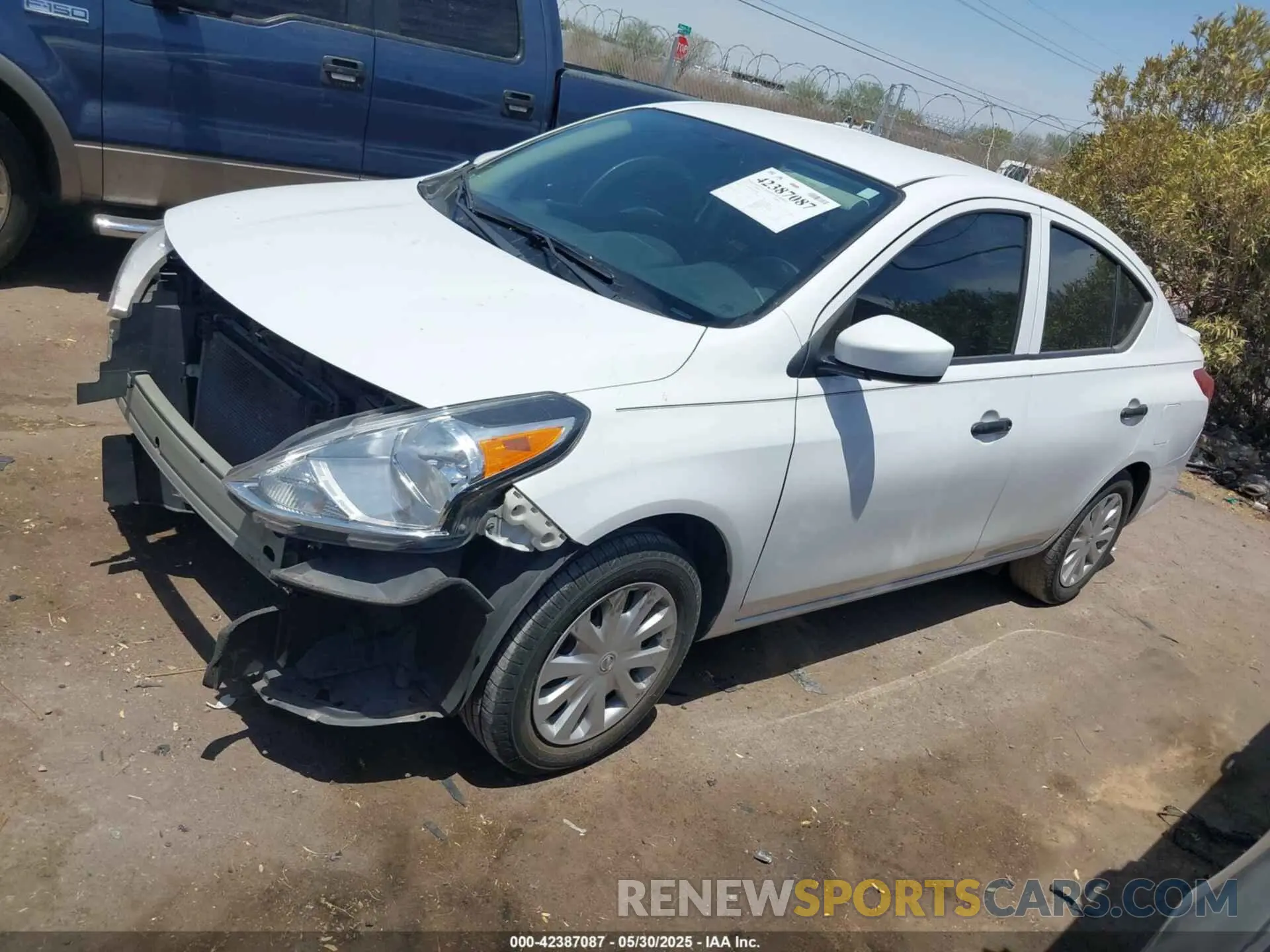 14 Photograph of a damaged car 3N1CN7AP8KL826946 NISSAN VERSA 2019