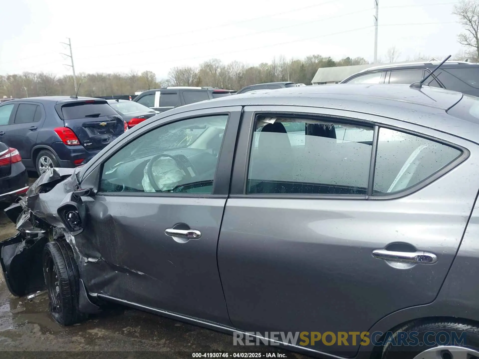 14 Photograph of a damaged car 3N1CN7AP8KL838112 NISSAN VERSA 2019