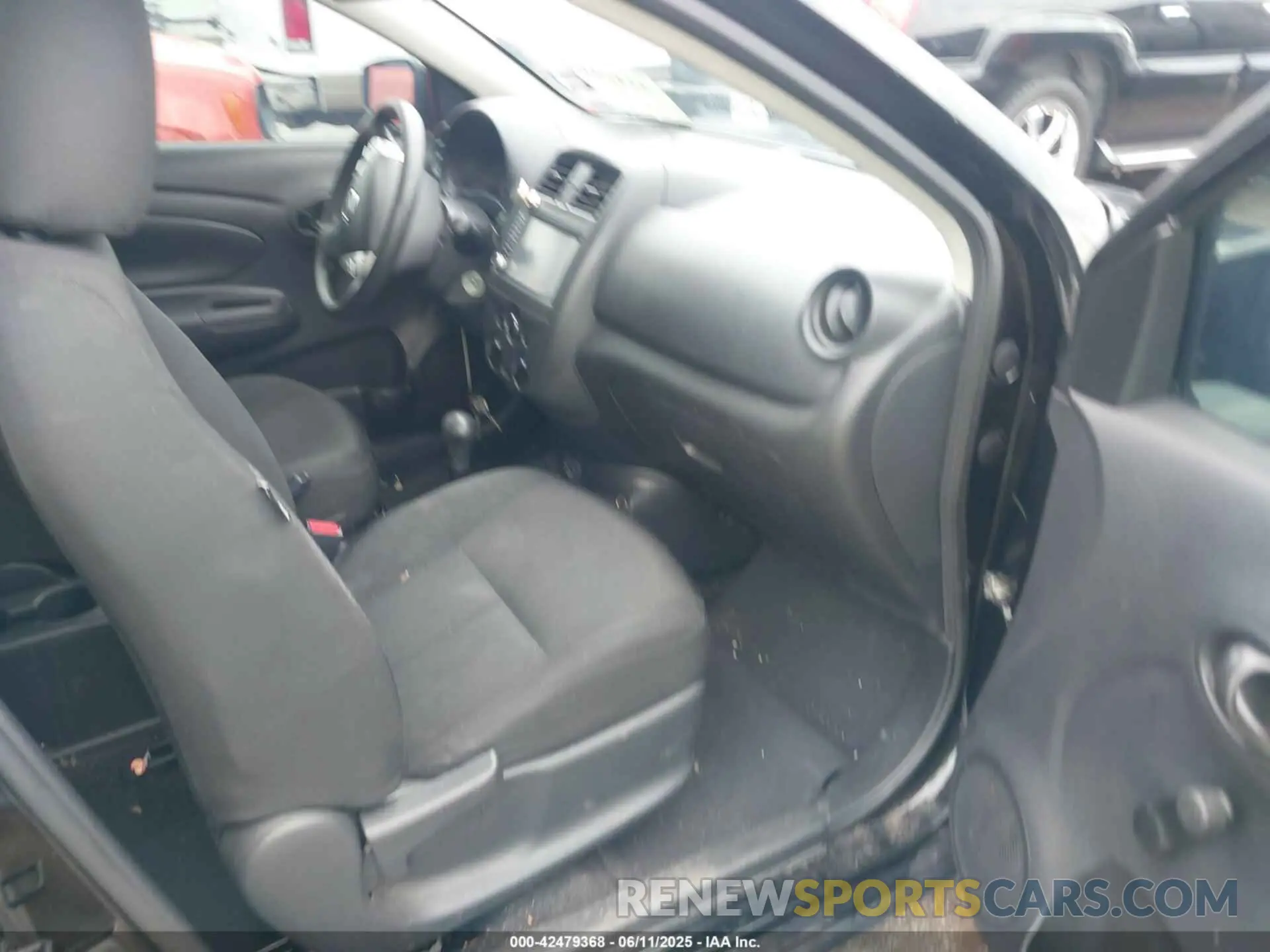5 Photograph of a damaged car 3N1CN7AP8KL844055 NISSAN VERSA 2019