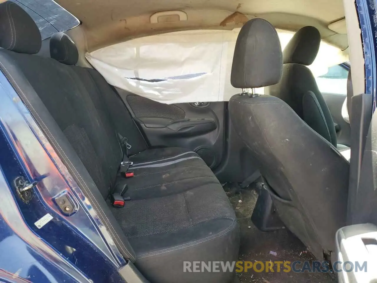 11 Photograph of a damaged car 3N1CN7AP8KL862264 NISSAN VERSA 2019