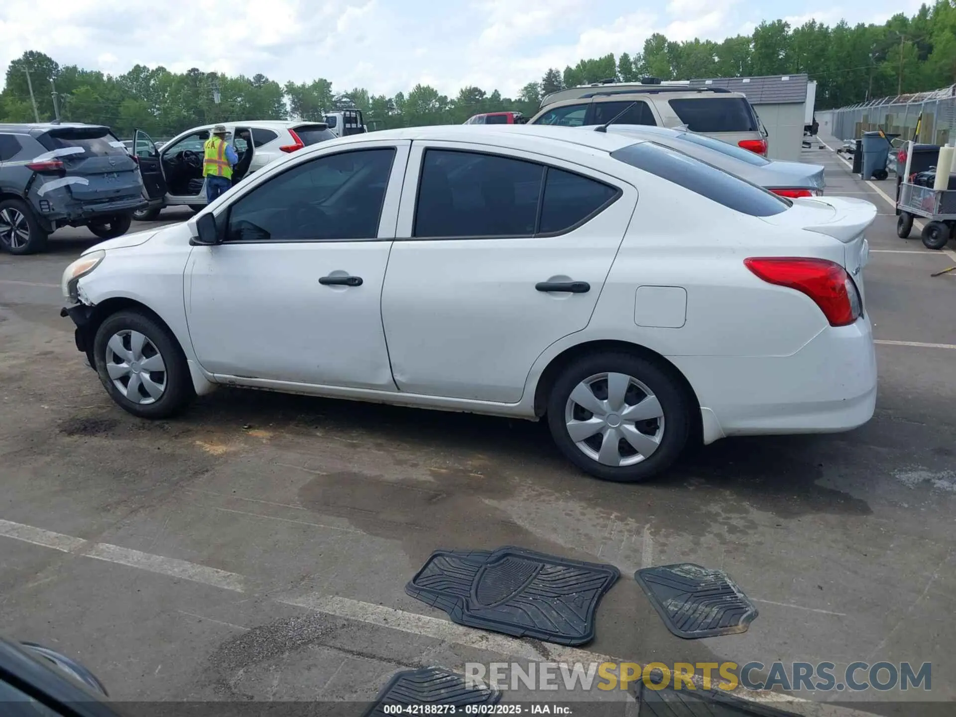 15 Photograph of a damaged car 3N1CN7AP8KL875242 NISSAN VERSA 2019