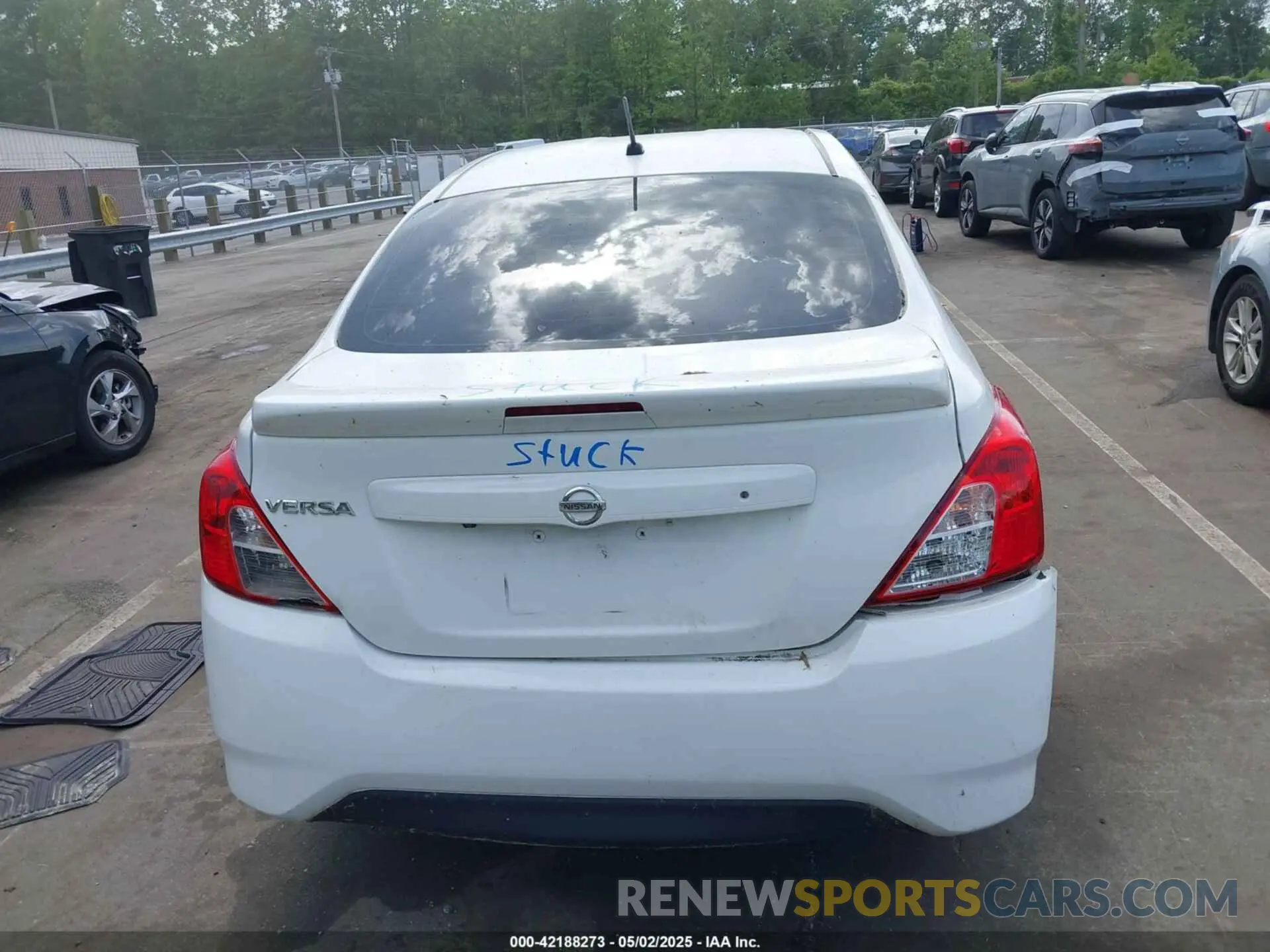 17 Photograph of a damaged car 3N1CN7AP8KL875242 NISSAN VERSA 2019