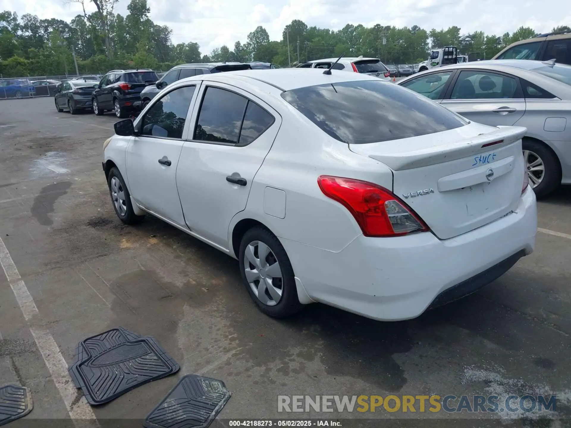 3 Photograph of a damaged car 3N1CN7AP8KL875242 NISSAN VERSA 2019