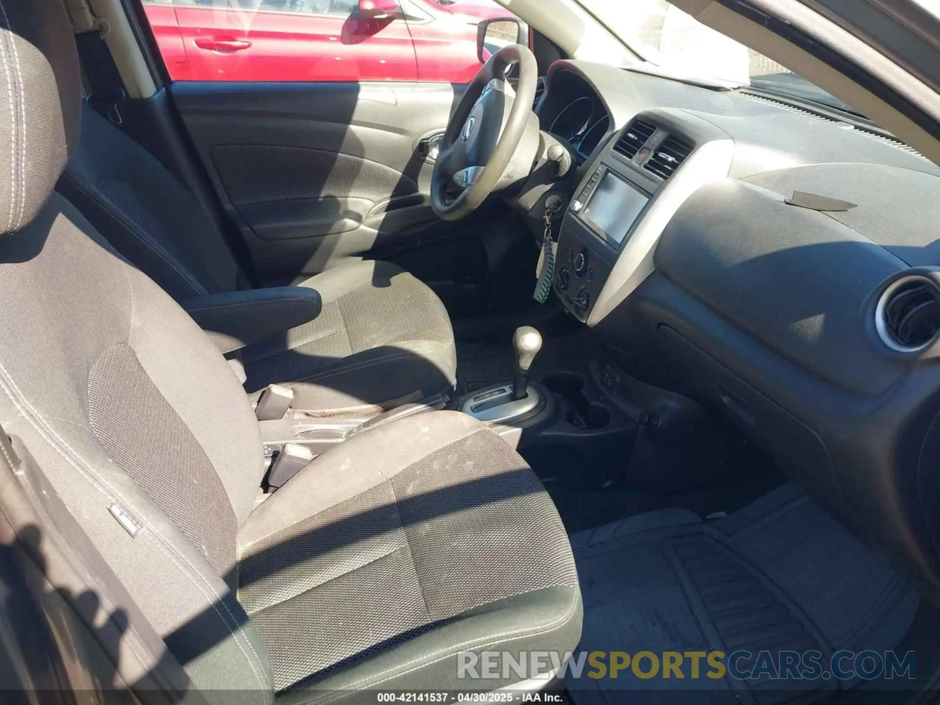 5 Photograph of a damaged car 3N1CN7AP9KL811632 NISSAN VERSA 2019