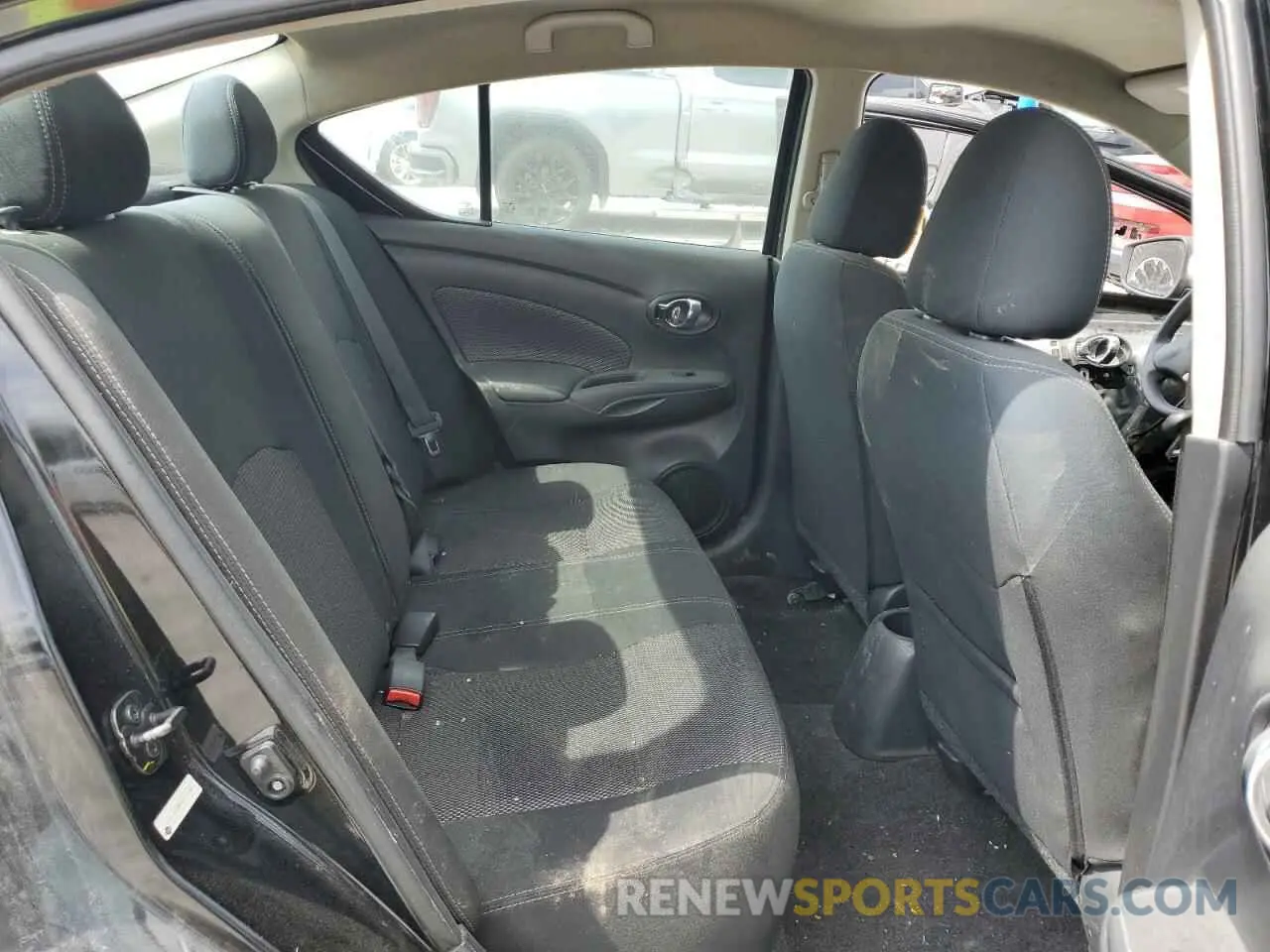 10 Photograph of a damaged car 3N1CN7AP9KL818046 NISSAN VERSA 2019