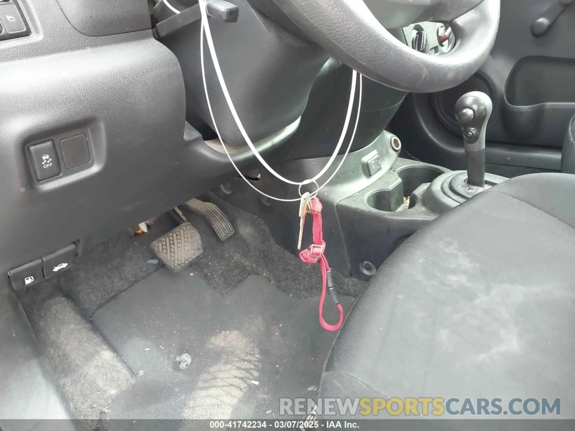 11 Photograph of a damaged car 3N1CN7AP9KL818340 NISSAN VERSA 2019