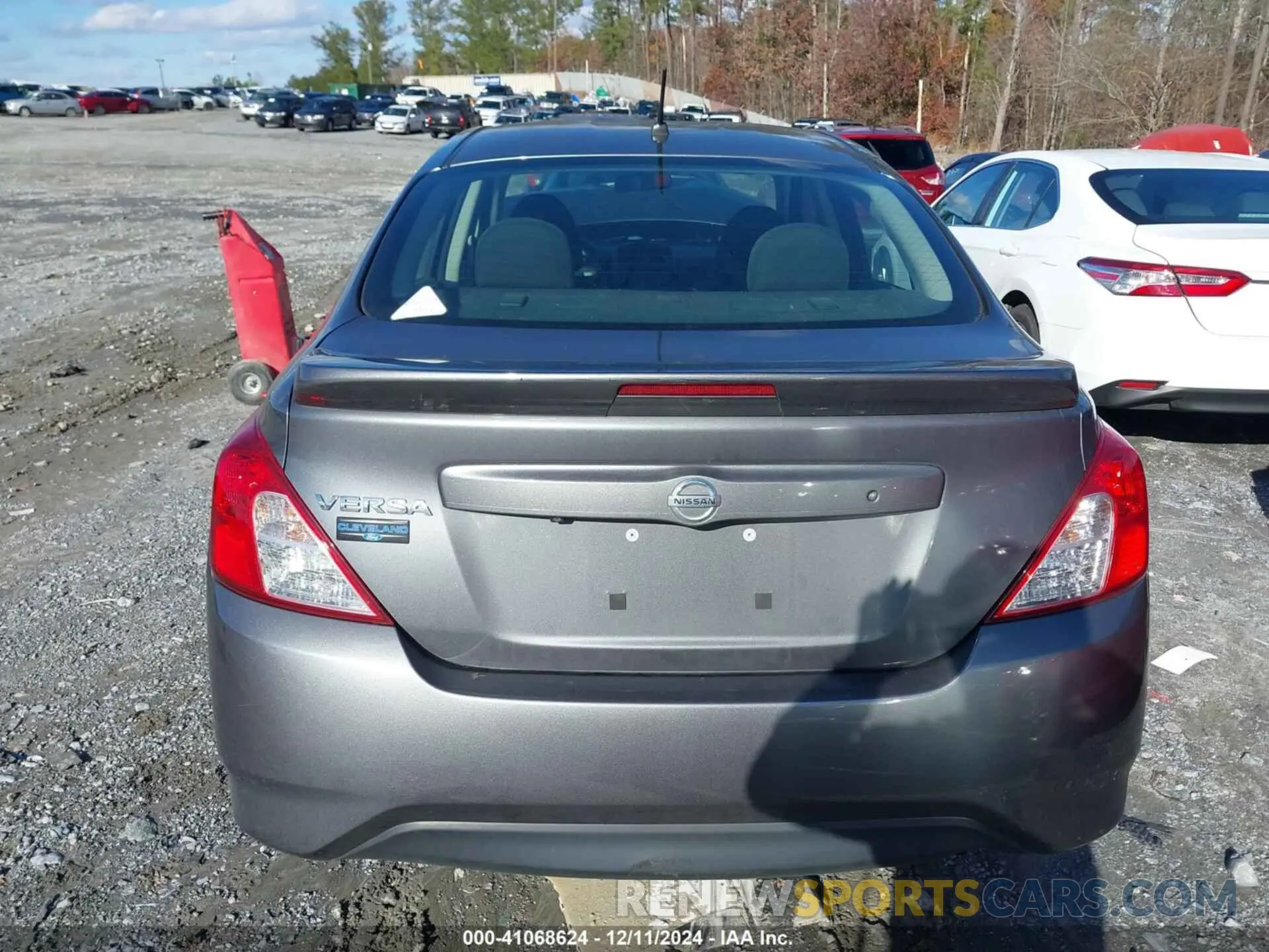 16 Photograph of a damaged car 3N1CN7AP9KL831055 NISSAN VERSA 2019