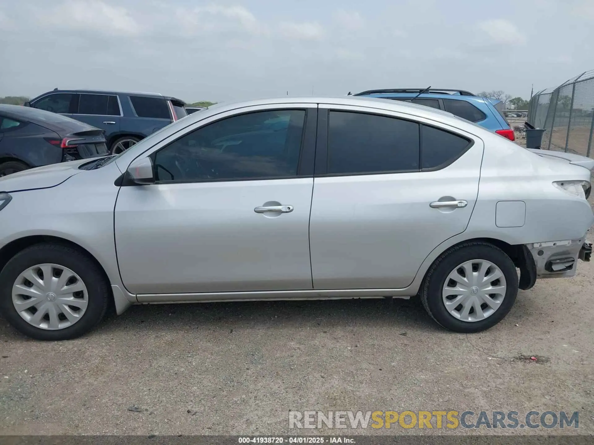 14 Photograph of a damaged car 3N1CN7AP9KL833002 NISSAN VERSA 2019
