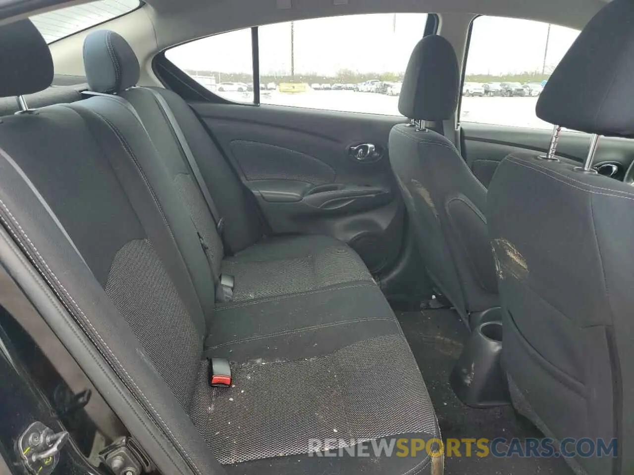 10 Photograph of a damaged car 3N1CN7AP9KL840774 NISSAN VERSA 2019