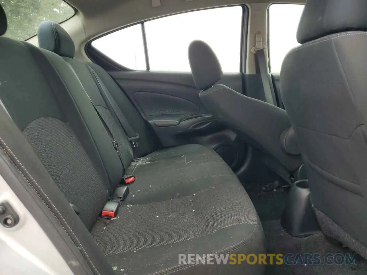 11 Photograph of a damaged car 3N1CN7AP9KL844484 NISSAN VERSA 2019