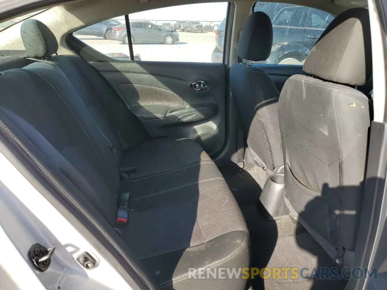 10 Photograph of a damaged car 3N1CN7AP9KL873158 NISSAN VERSA 2019