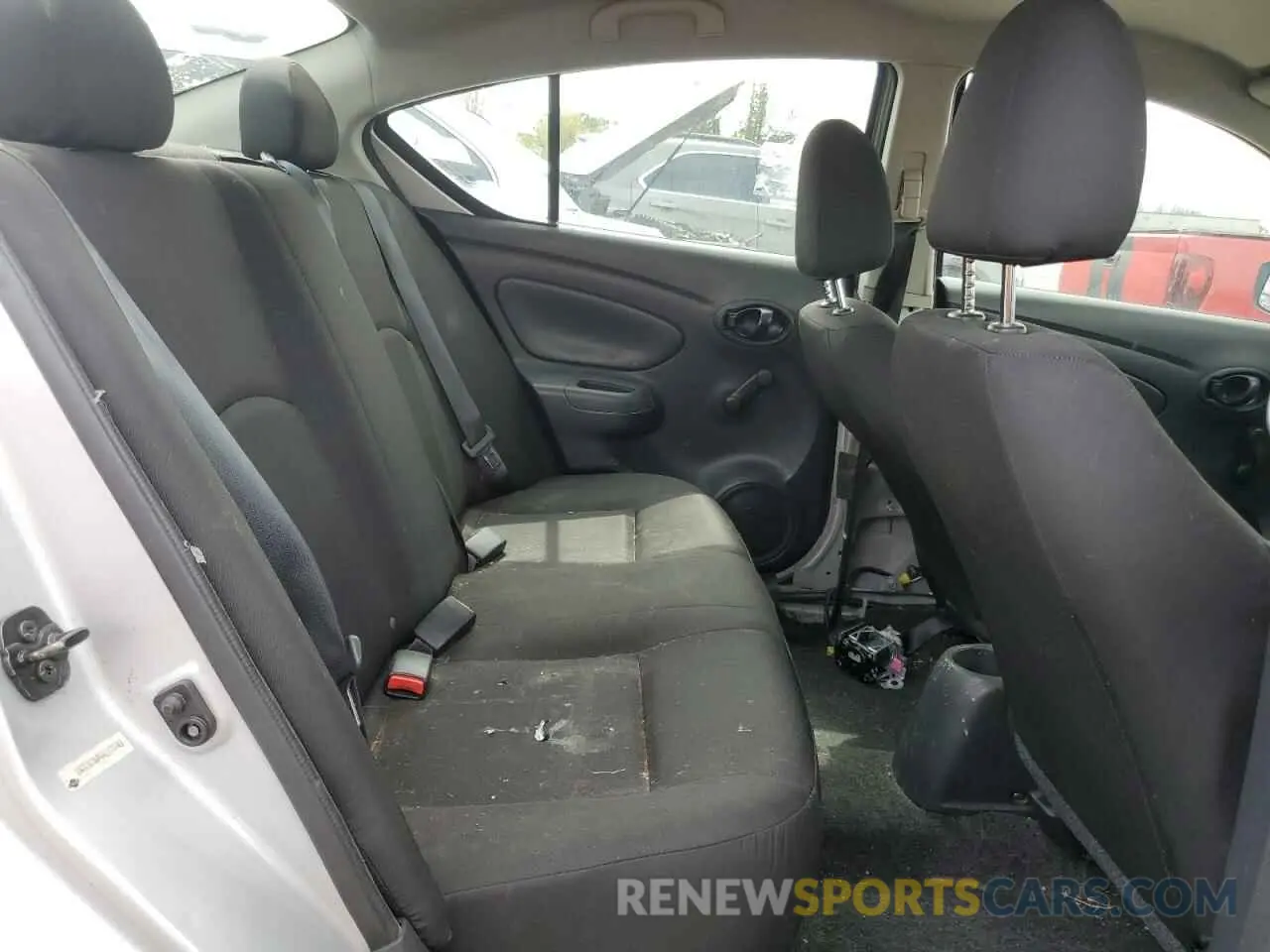 10 Photograph of a damaged car 3N1CN7AP9KL873743 NISSAN VERSA 2019
