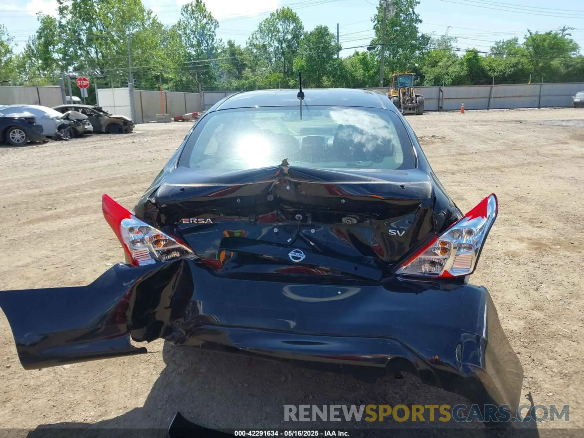 17 Photograph of a damaged car 3N1CN7APXKL809050 NISSAN VERSA 2019