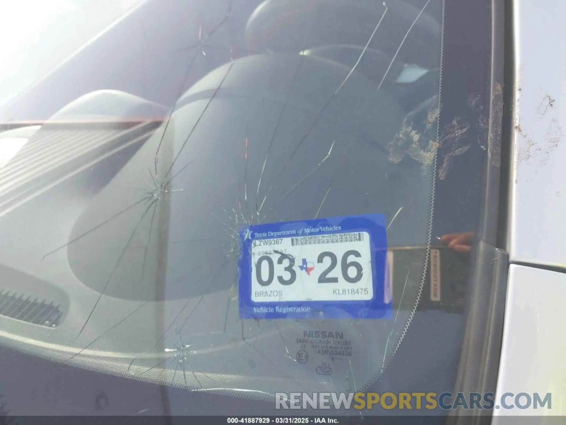 17 Photograph of a damaged car 3N1CN7APXKL818475 NISSAN VERSA 2019