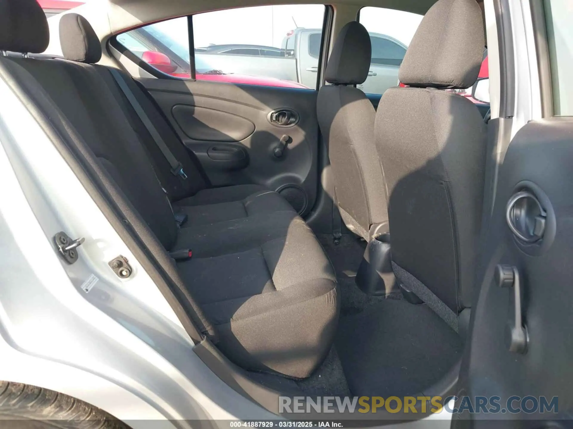 8 Photograph of a damaged car 3N1CN7APXKL818475 NISSAN VERSA 2019