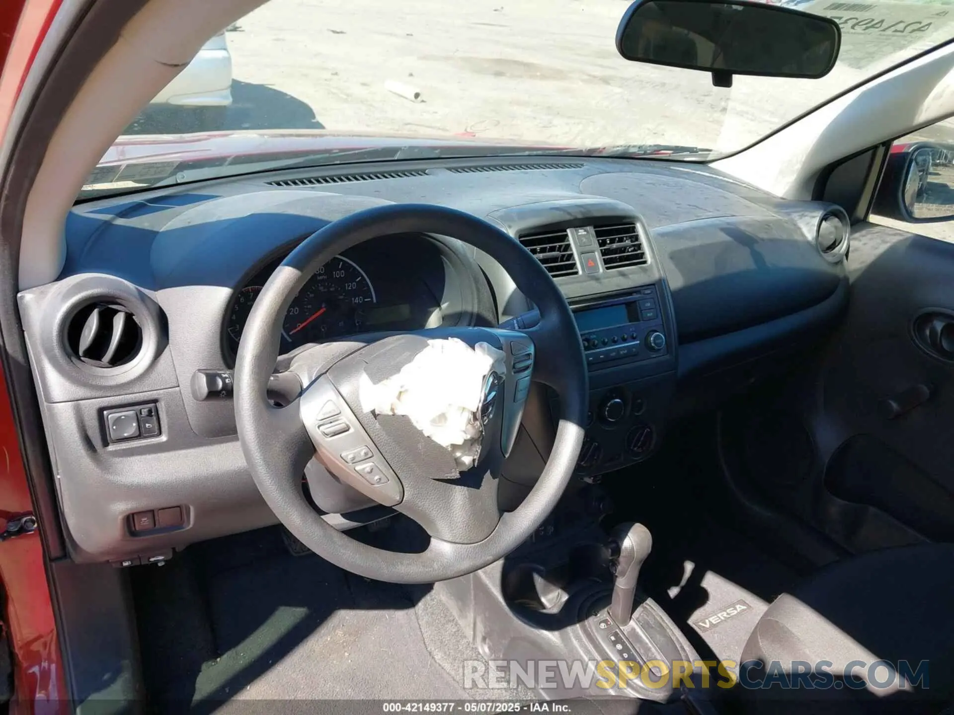 13 Photograph of a damaged car 3N1CN7APXKL820162 NISSAN VERSA 2019
