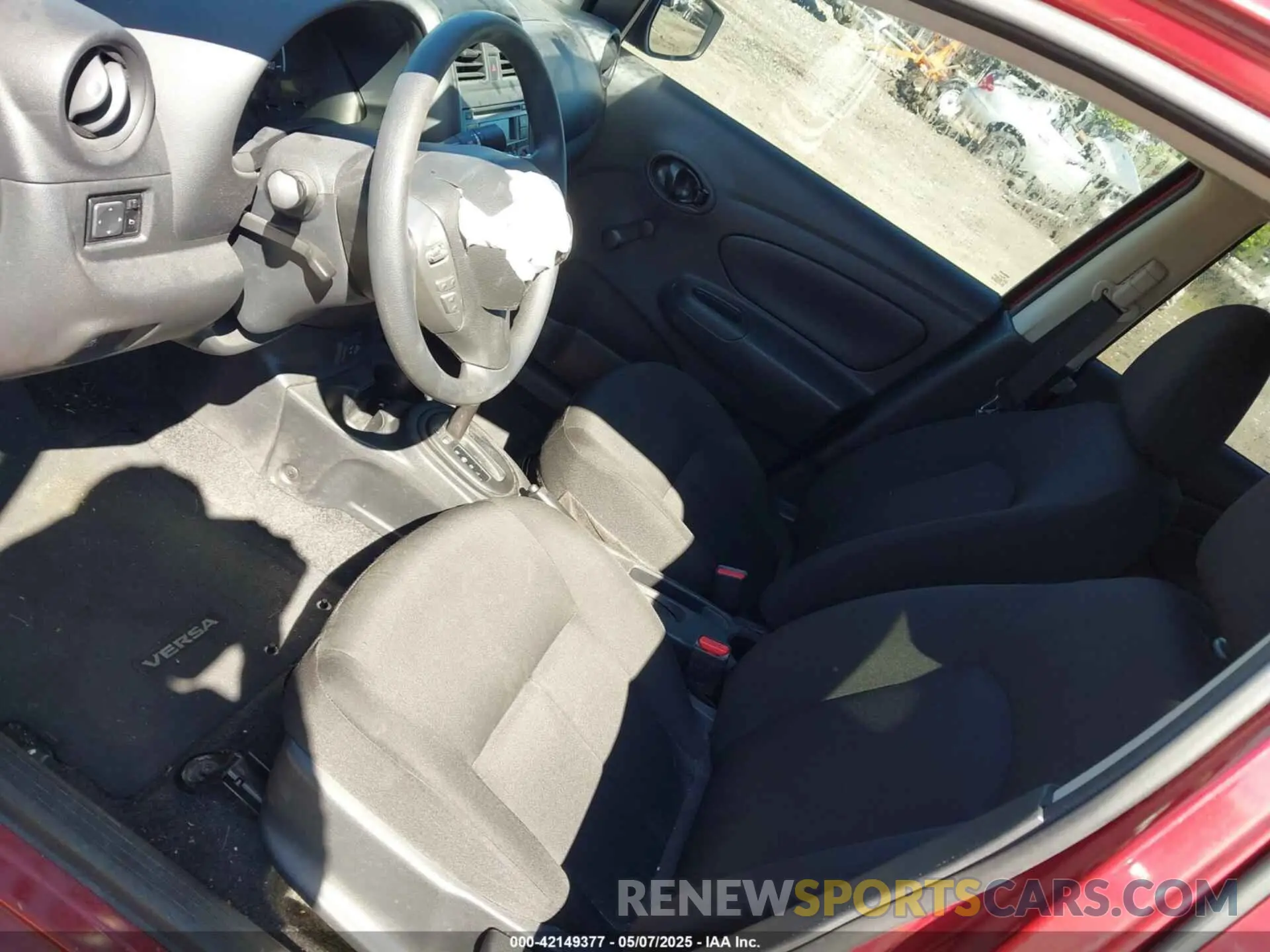 14 Photograph of a damaged car 3N1CN7APXKL820162 NISSAN VERSA 2019