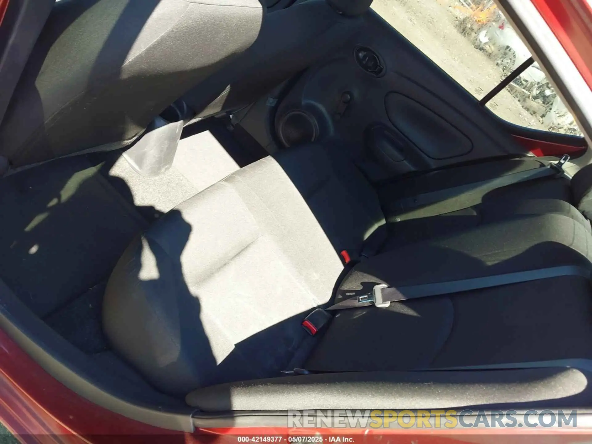 16 Photograph of a damaged car 3N1CN7APXKL820162 NISSAN VERSA 2019