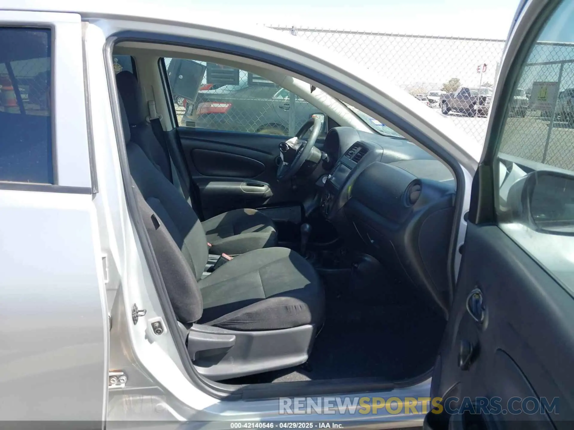 5 Photograph of a damaged car 3N1CN7APXKL820212 NISSAN VERSA 2019