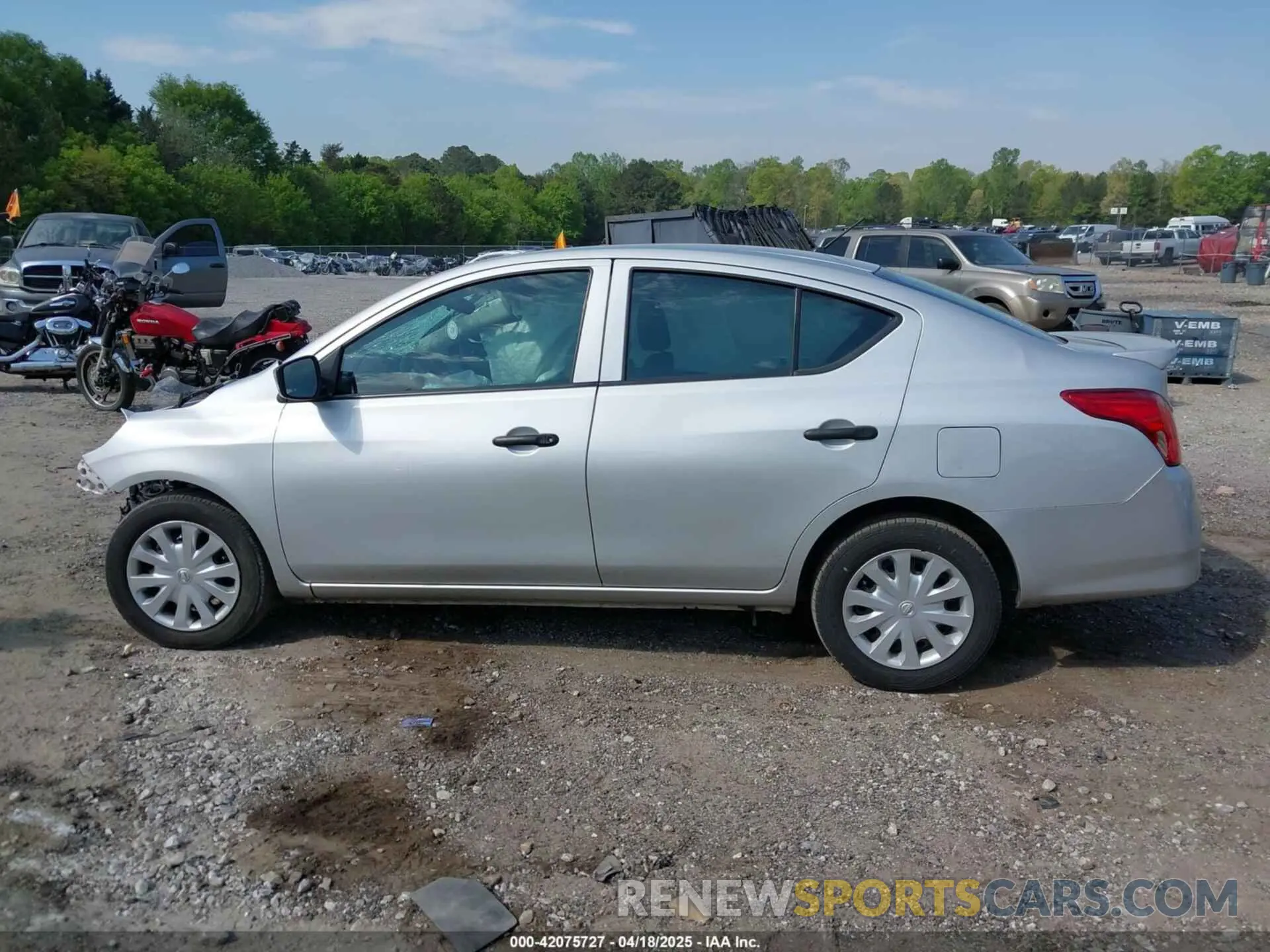 14 Photograph of a damaged car 3N1CN7APXKL826172 NISSAN VERSA 2019