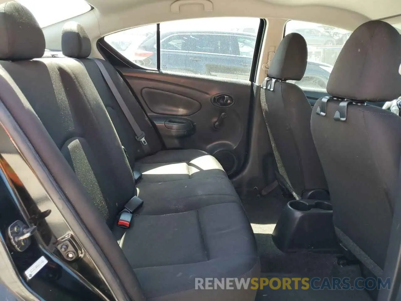 10 Photograph of a damaged car 3N1CN7APXKL827483 NISSAN VERSA 2019