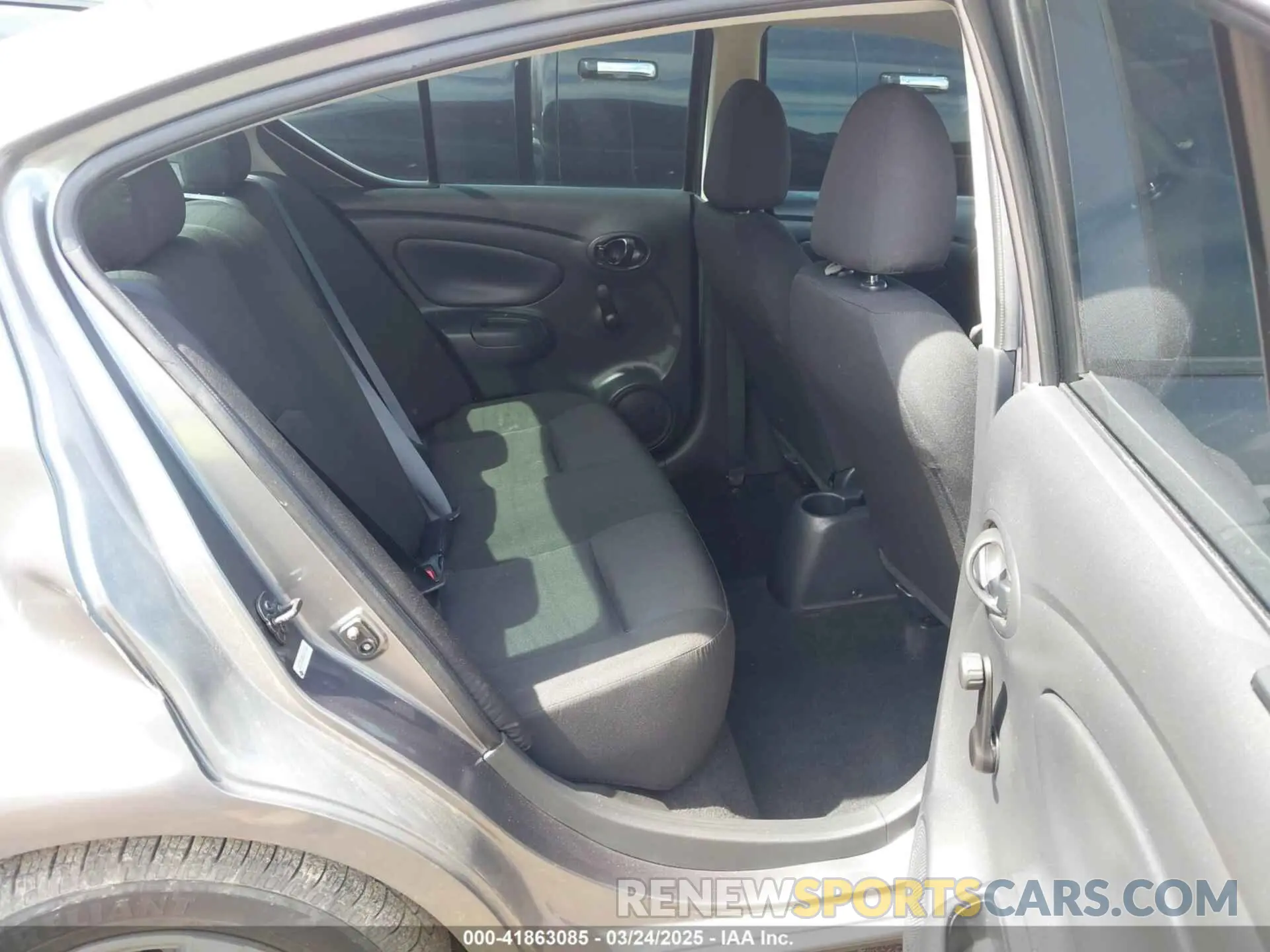 8 Photograph of a damaged car 3N1CN7APXKL827919 NISSAN VERSA 2019