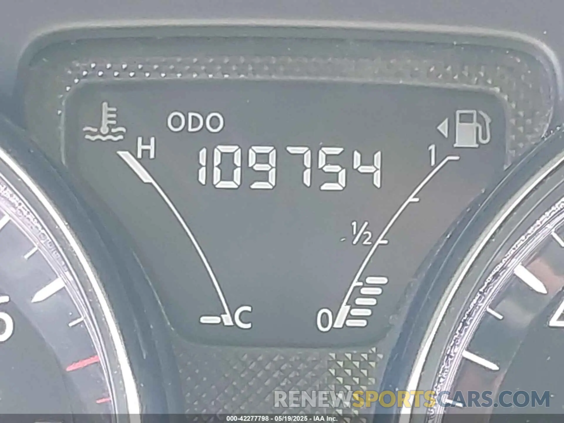 16 Photograph of a damaged car 3N1CN7APXKL831677 NISSAN VERSA 2019