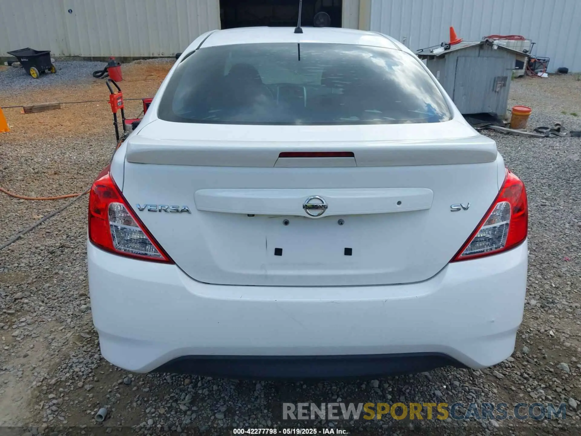 17 Photograph of a damaged car 3N1CN7APXKL831677 NISSAN VERSA 2019