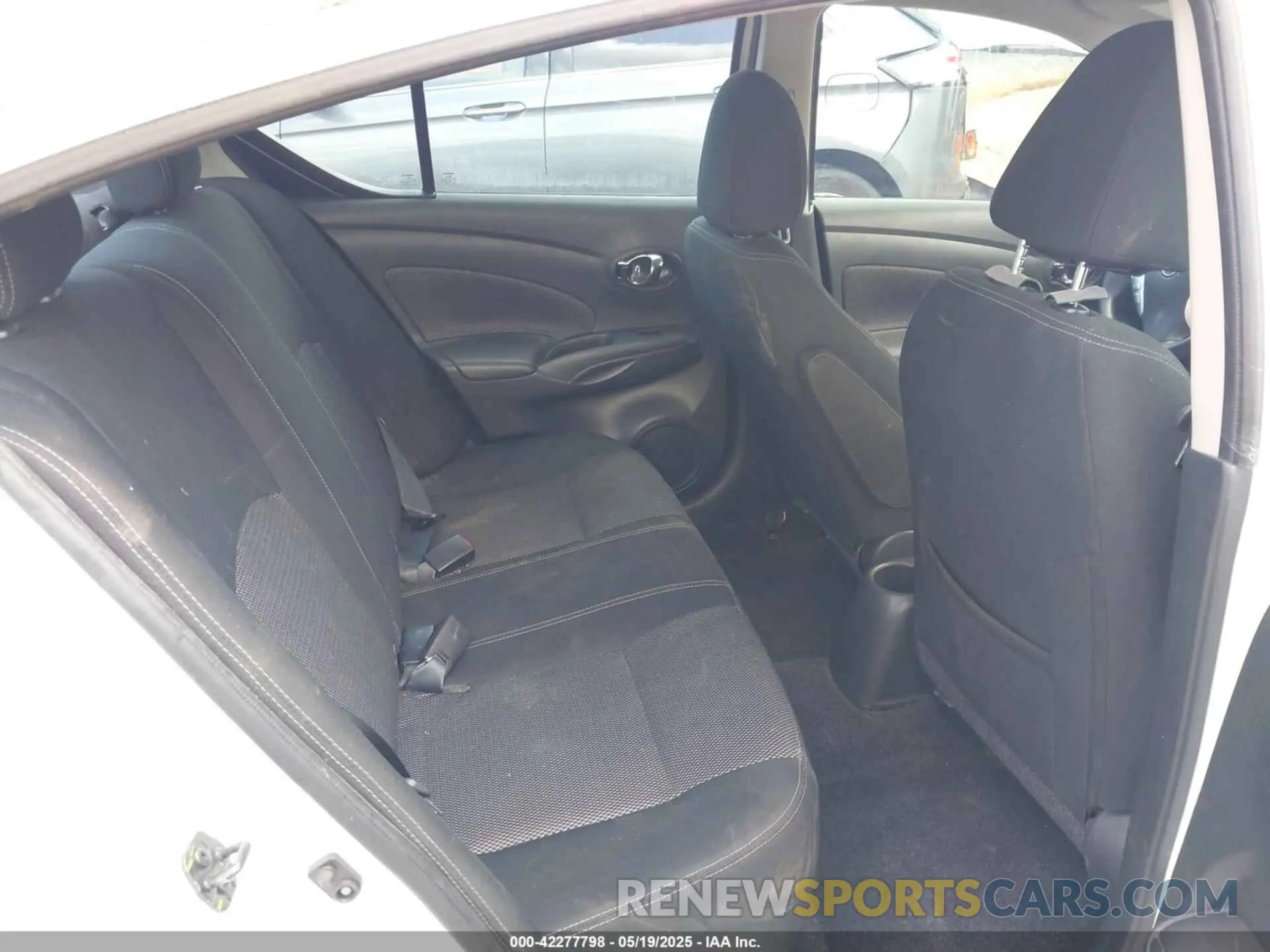 8 Photograph of a damaged car 3N1CN7APXKL831677 NISSAN VERSA 2019