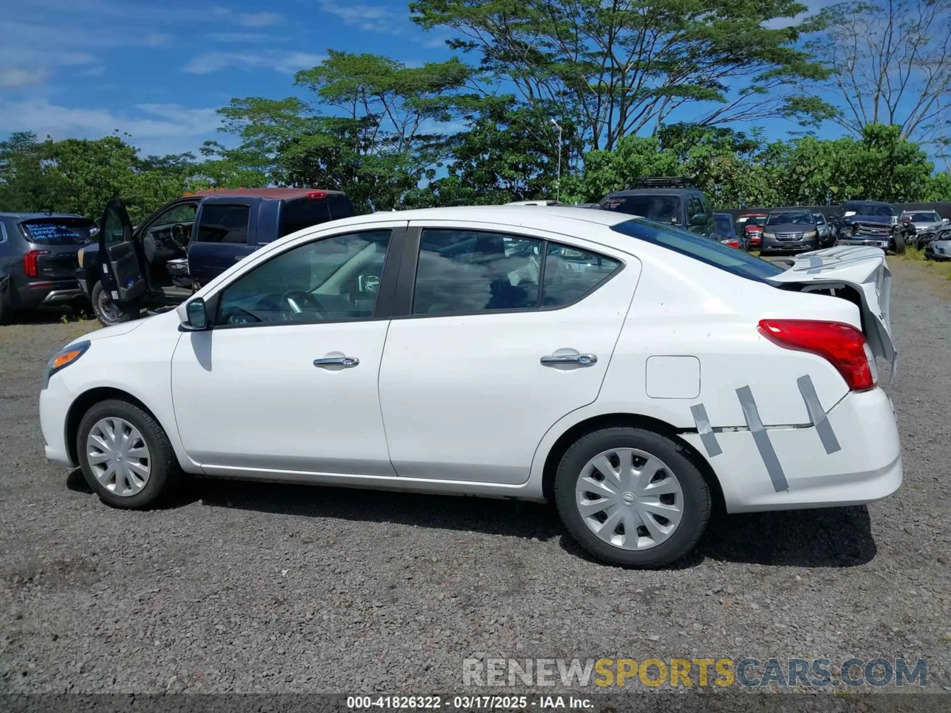 14 Photograph of a damaged car 3N1CN7APXKL845966 NISSAN VERSA 2019