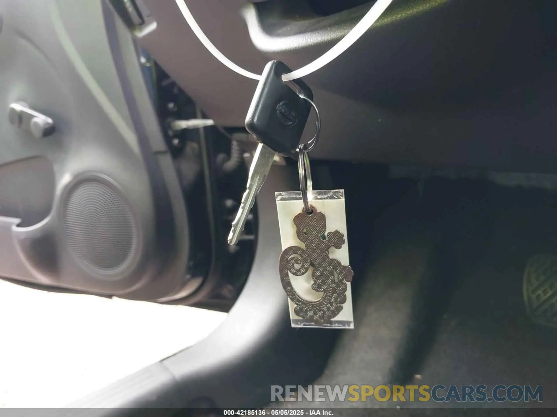 11 Photograph of a damaged car 3N1CN7APXKL846678 NISSAN VERSA 2019