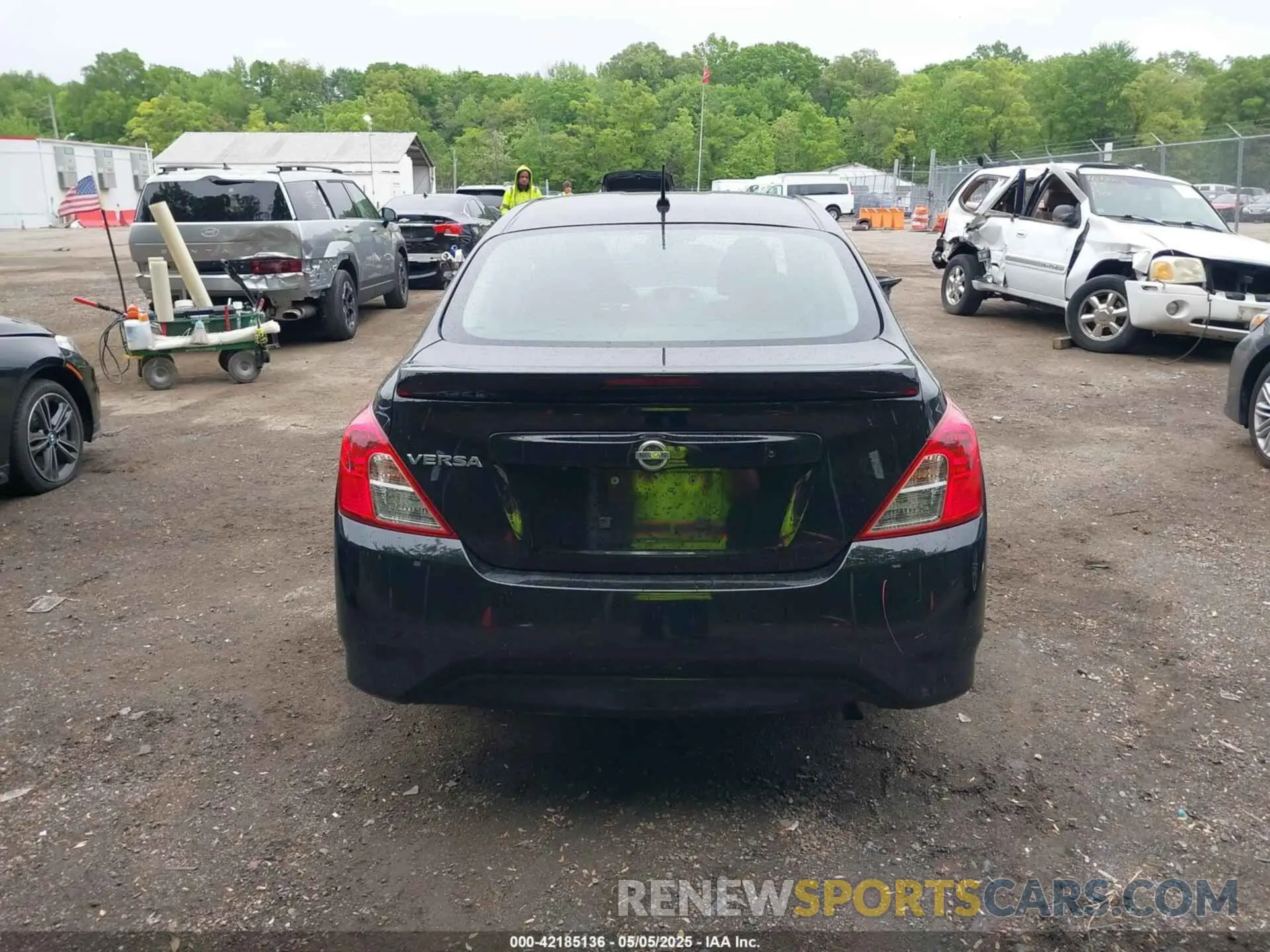 16 Photograph of a damaged car 3N1CN7APXKL846678 NISSAN VERSA 2019