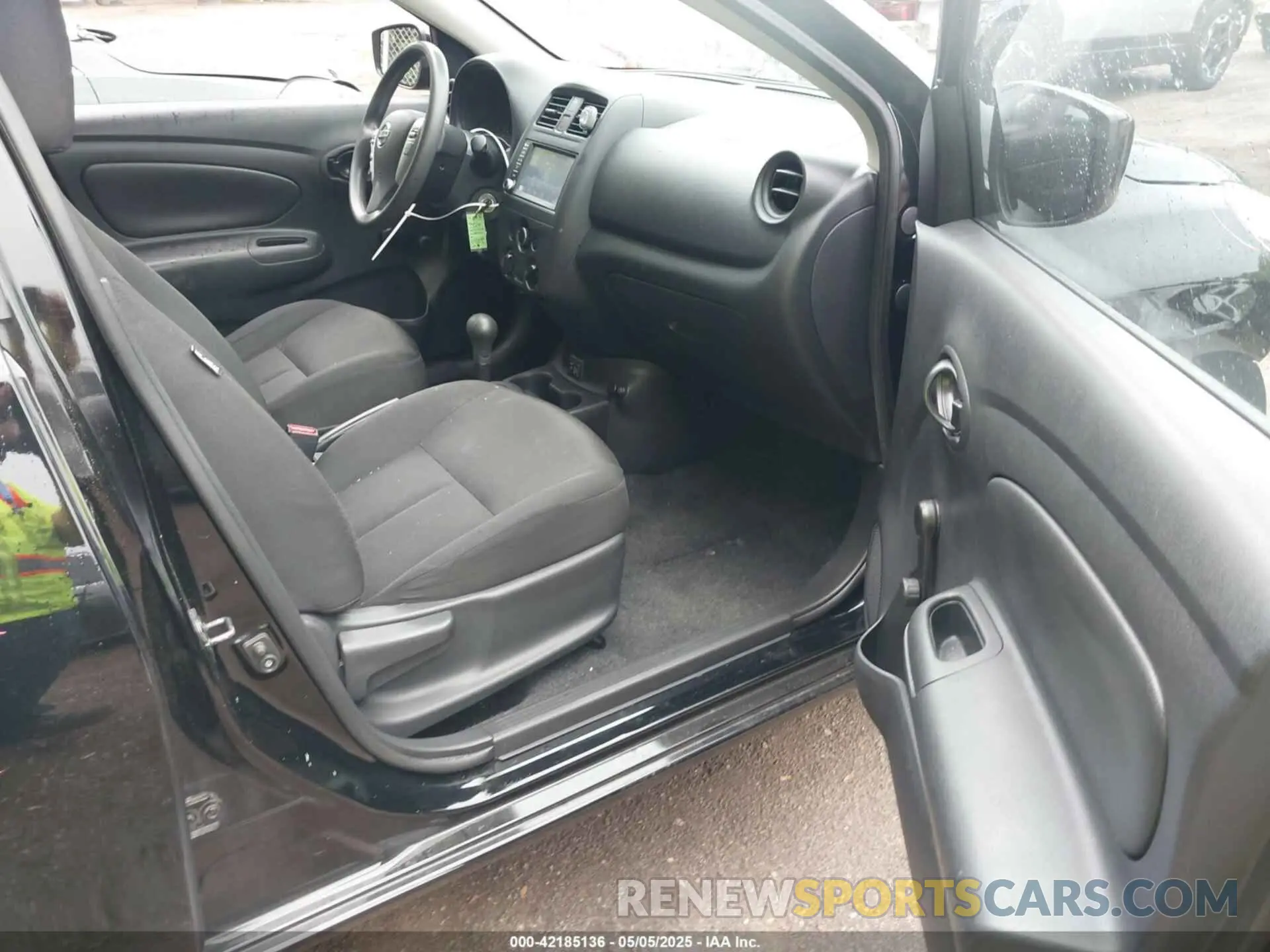 5 Photograph of a damaged car 3N1CN7APXKL846678 NISSAN VERSA 2019