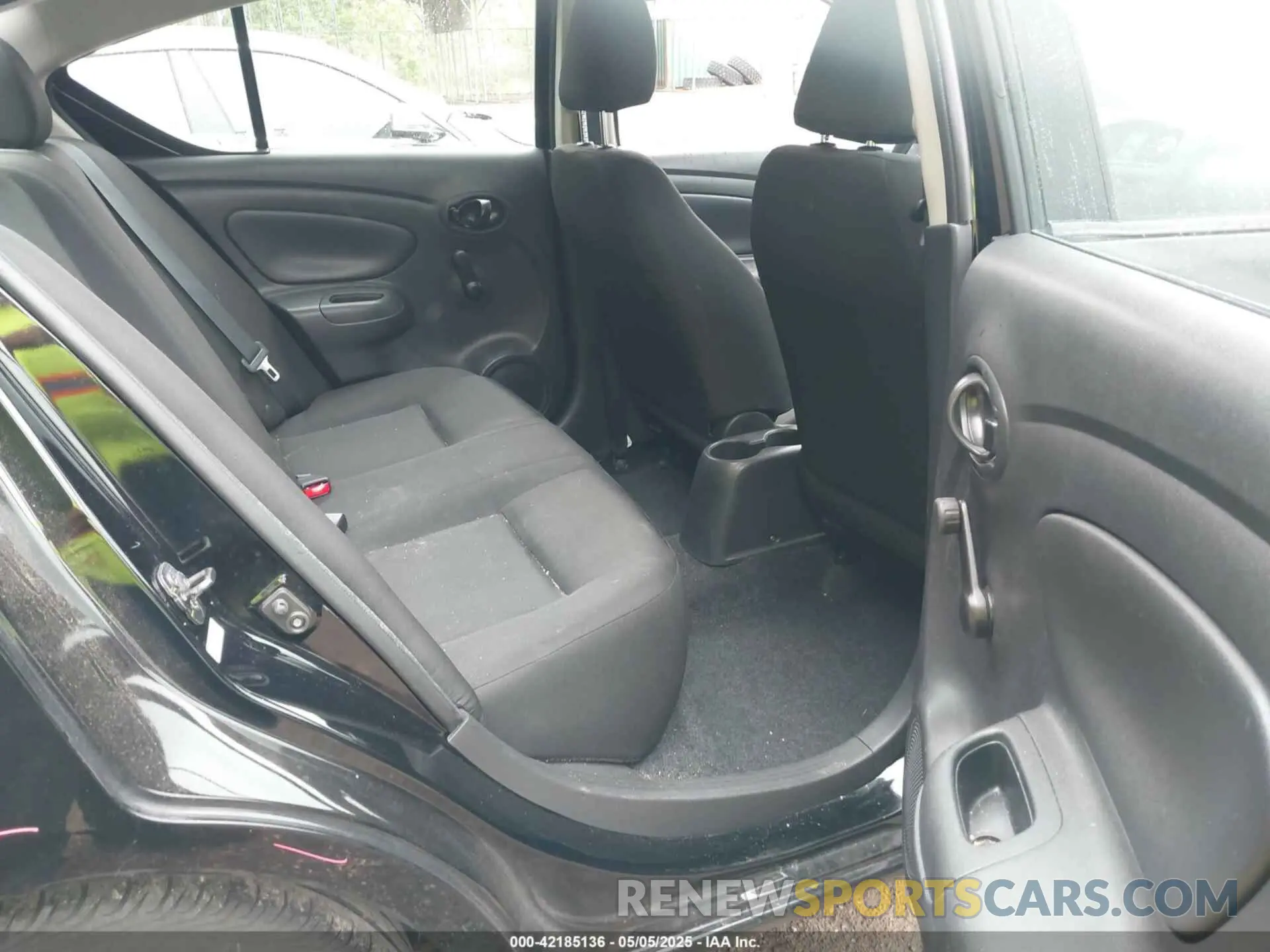 8 Photograph of a damaged car 3N1CN7APXKL846678 NISSAN VERSA 2019
