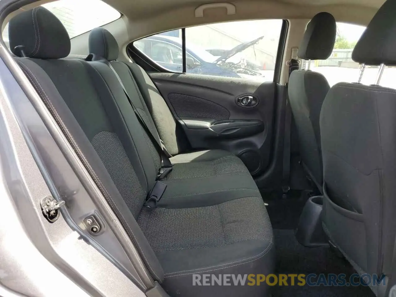10 Photograph of a damaged car 3N1CN7APXKL854523 NISSAN VERSA 2019